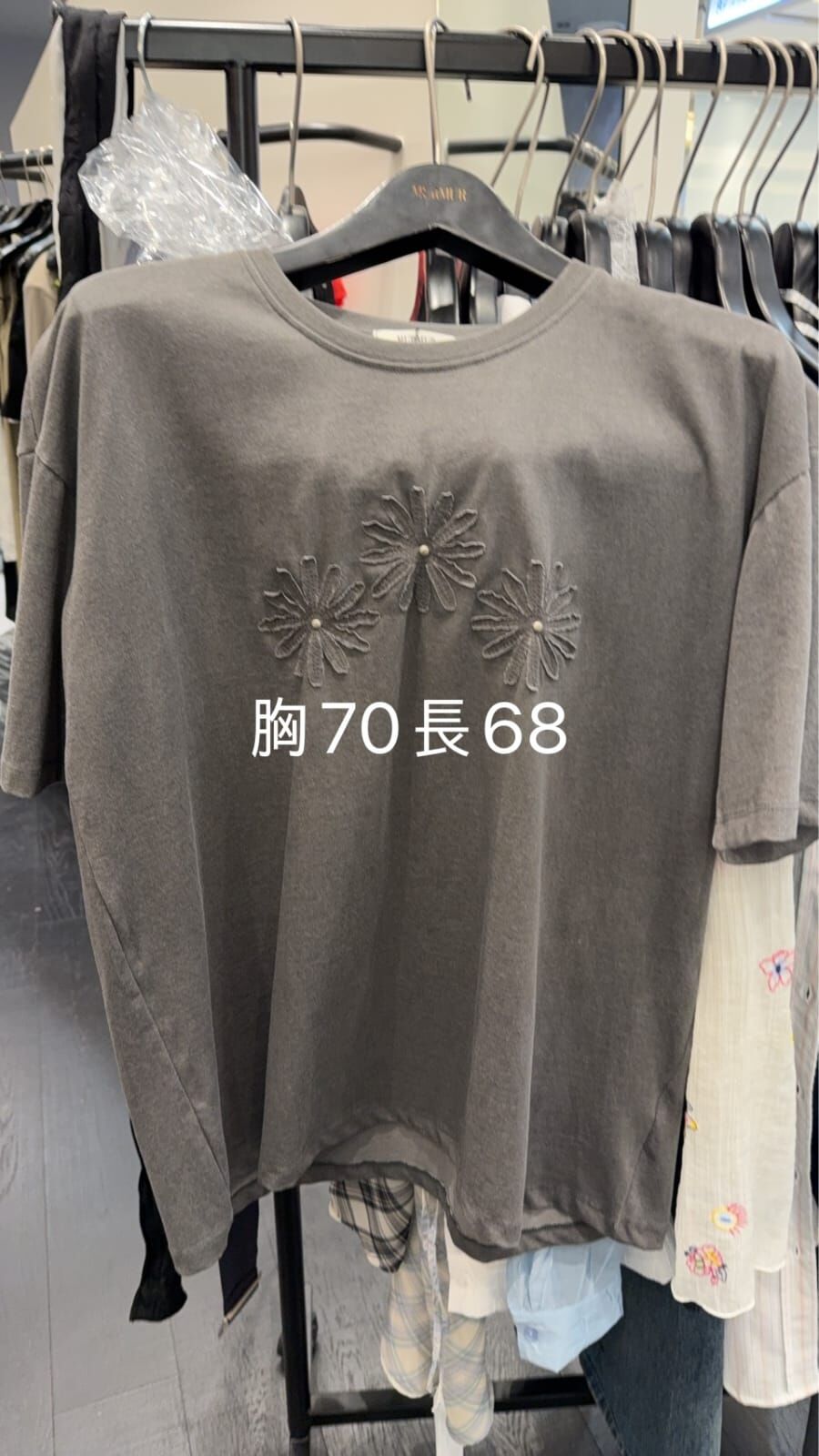 MR6007 刺綉花花圓領棉Tee