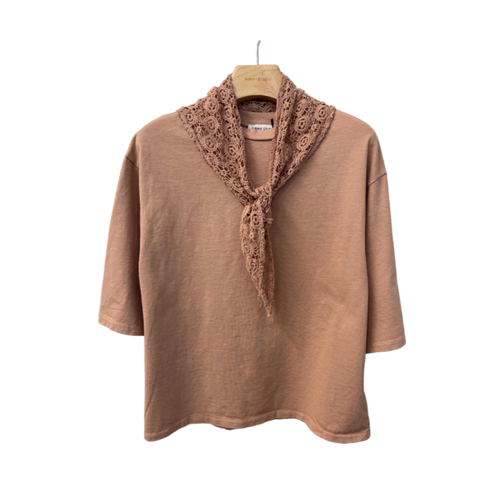 1SO0403-128 [SUNNY STUDIO] Lace Collar Short-Sleeved Top Rose #56147 (EU)