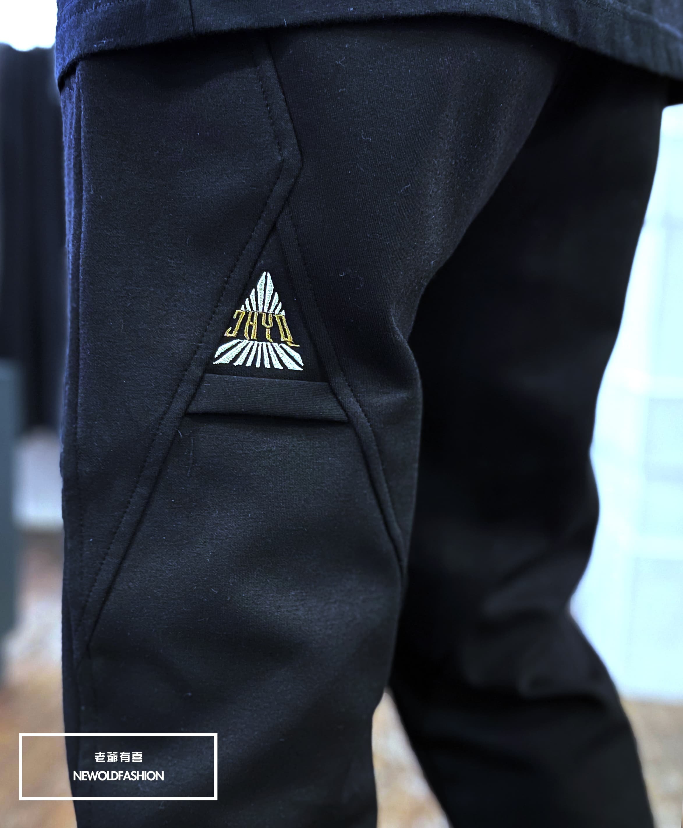 『官網限定』重磅J刺繡拼接棉寬褲(NOF260369817)-黑