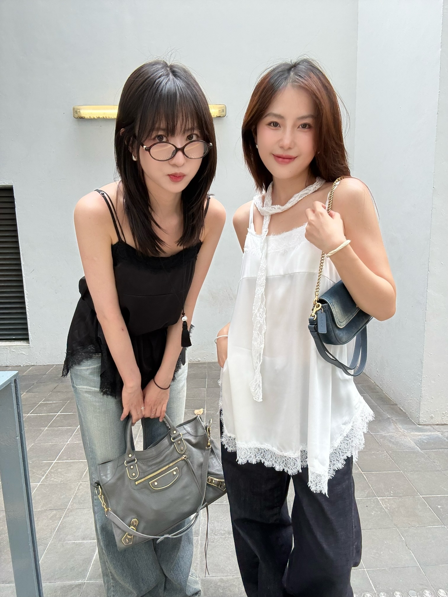 (新貨88折💓)時尚LACE滑身小吊帶背心 T260403(白/黑)