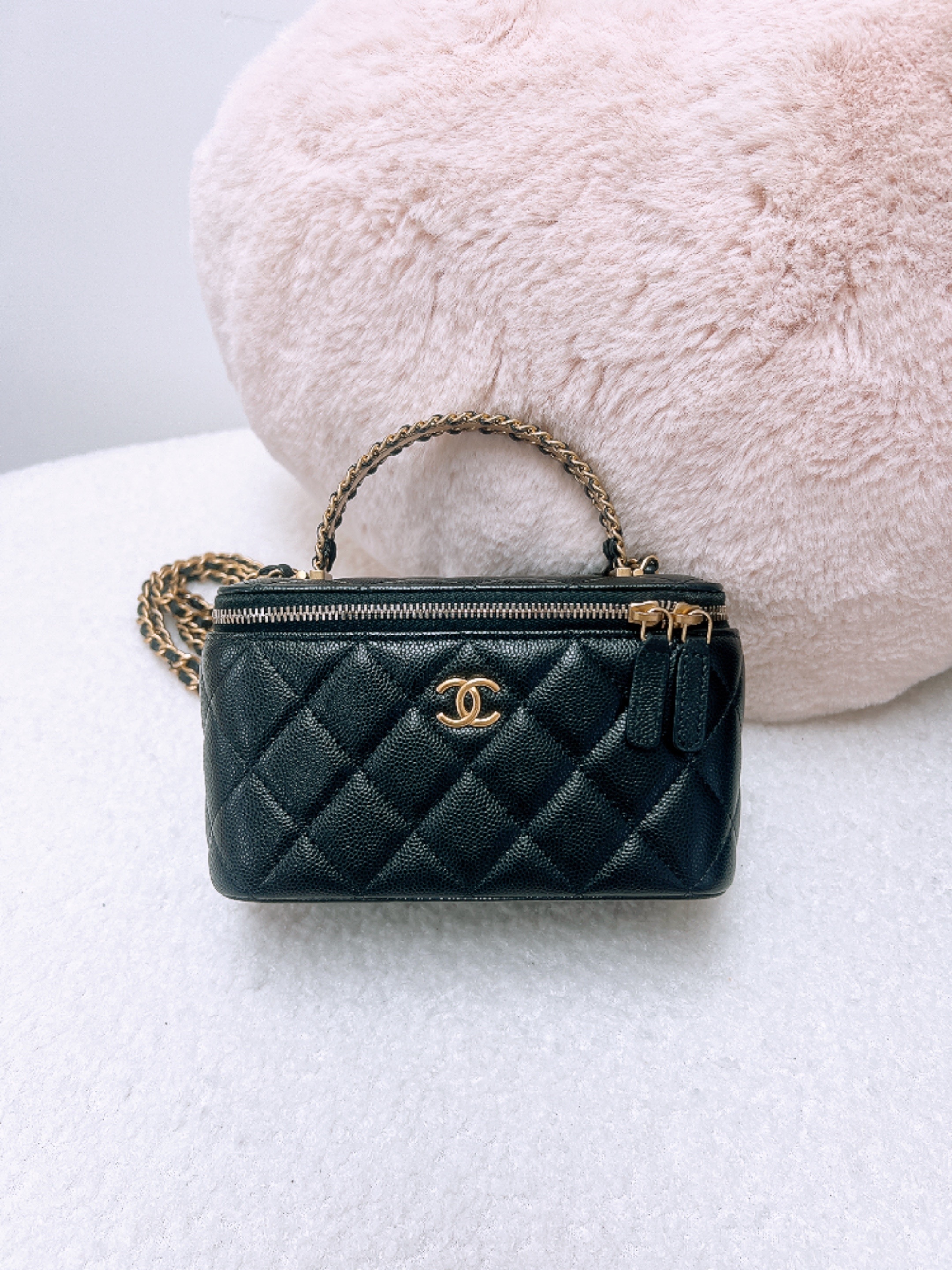 Chanel vanity with handle (black caviar/GHW)