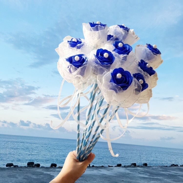 珍珠多層白色蕾絲裙深藍色香皂花白色蕾絲裙棒在海邊拍攝