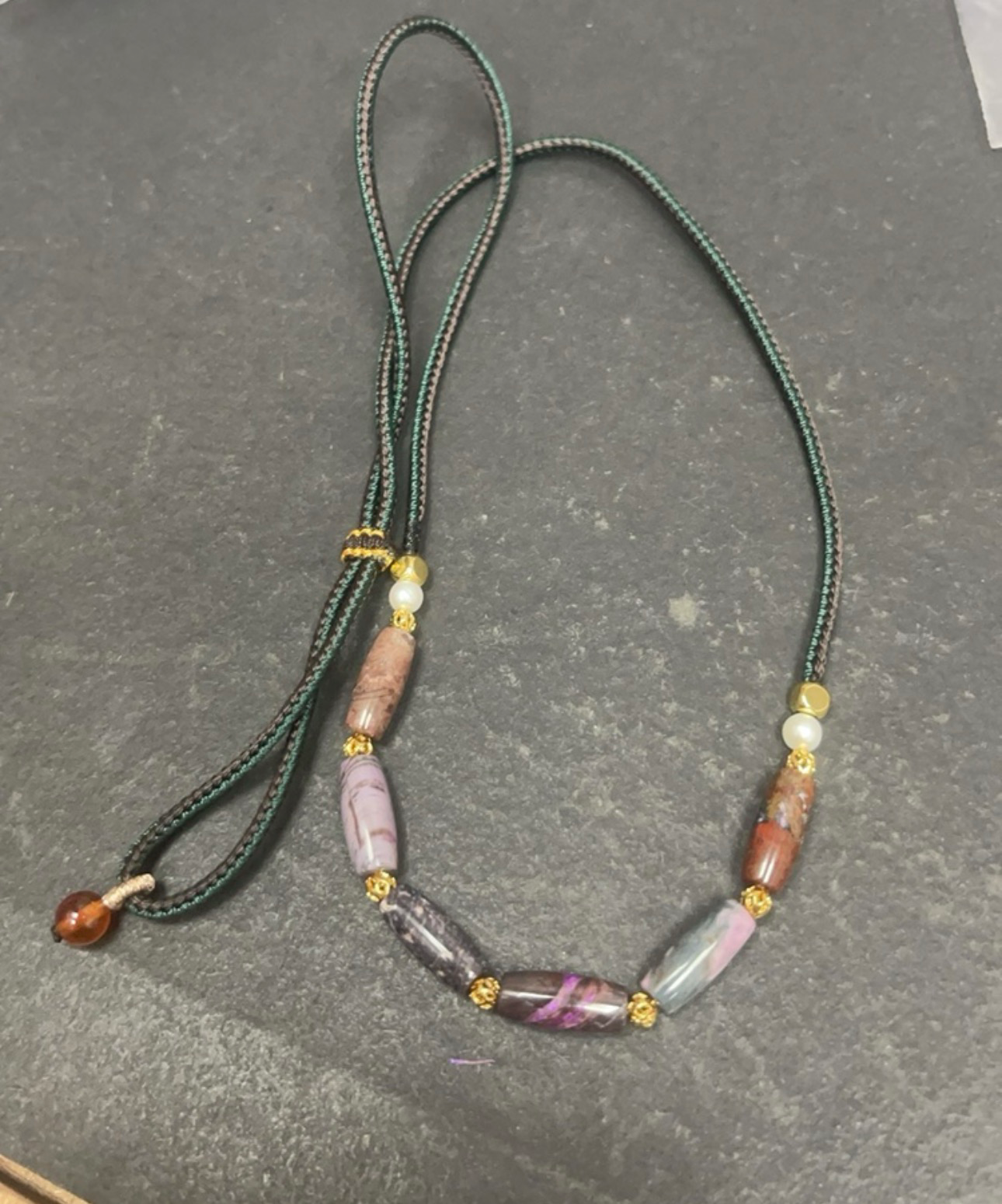 0402gz34-舒俱來-SJL141皇家紫桶珠手工繩吊墜（A34）