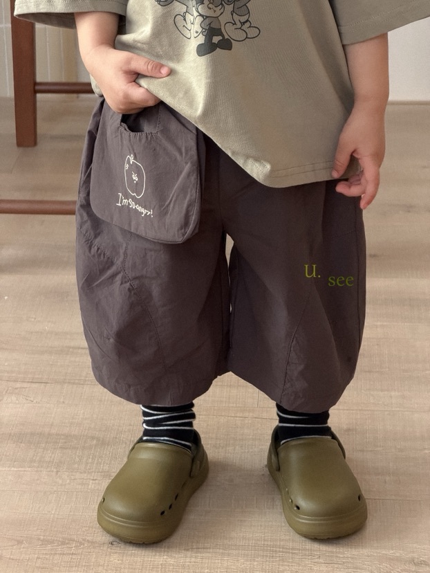 小童自備購物袋過膝褲