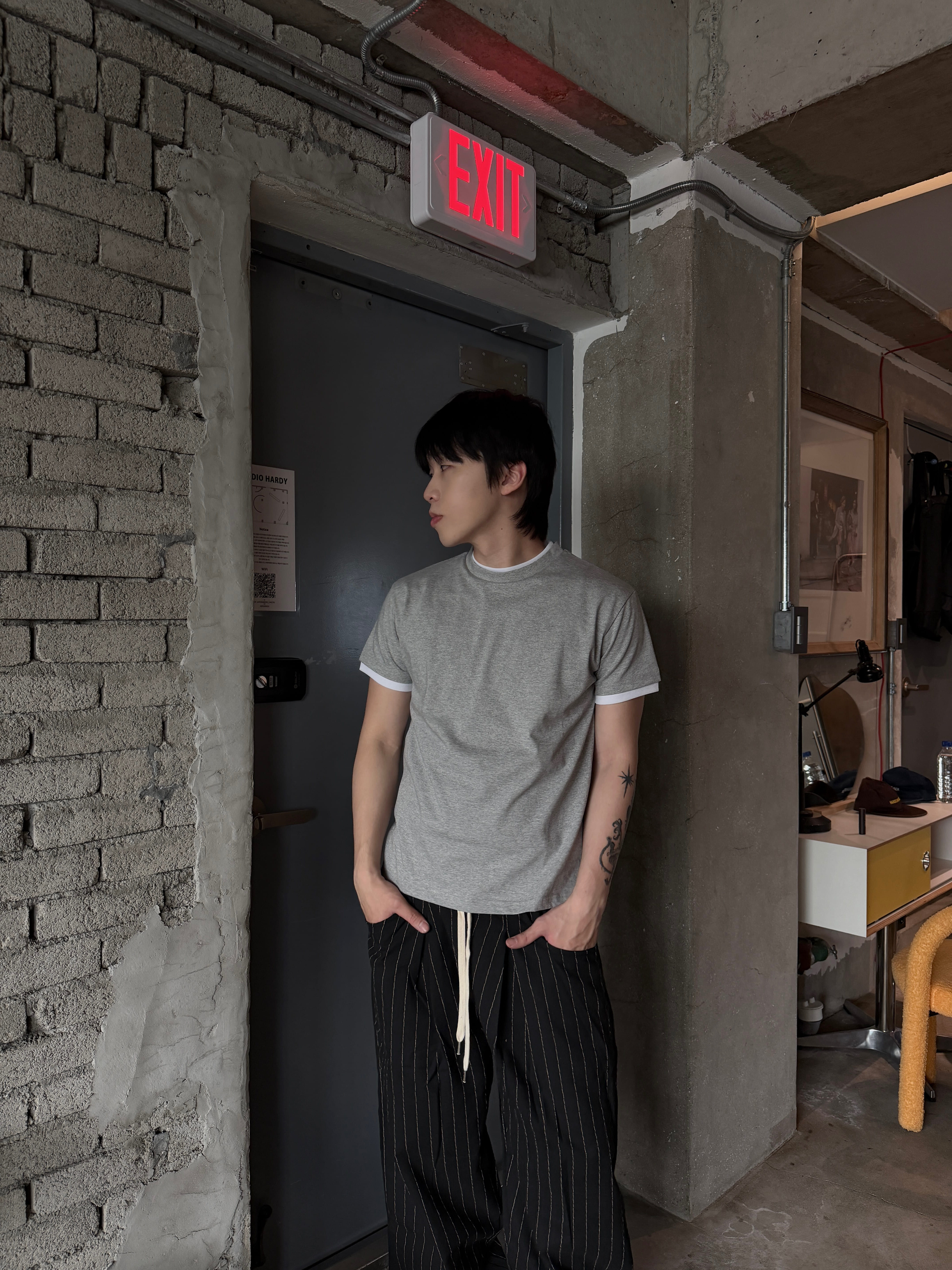 層次疊穿 寬鬆短版素面上衣