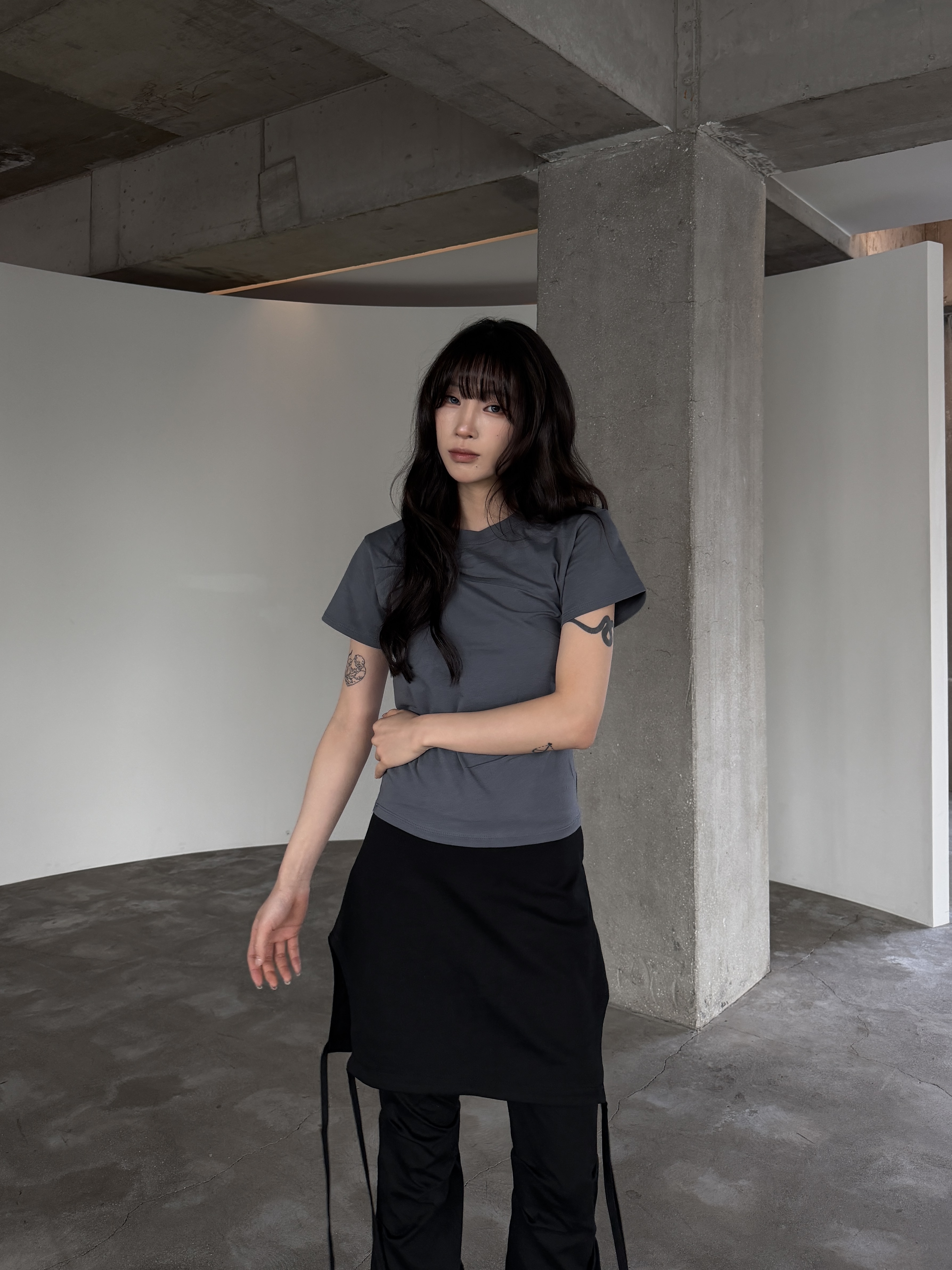 不規則抓皺 修身短袖上衣