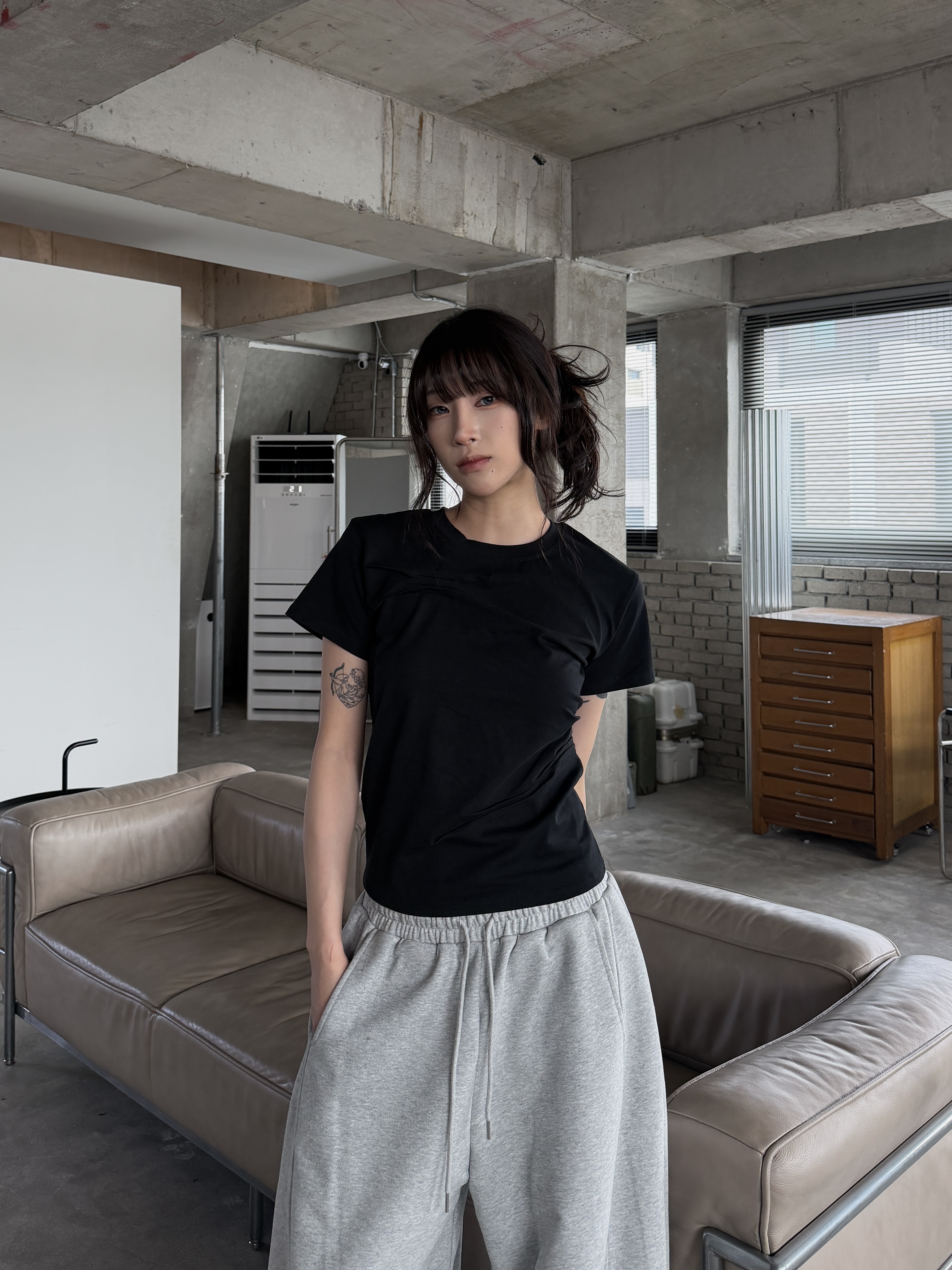 不規則抓皺 修身短袖上衣