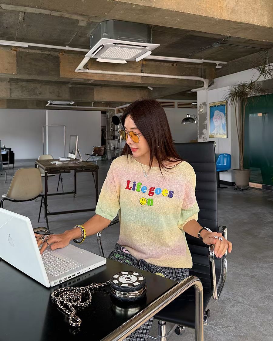 彩染笑臉短袖針織衫