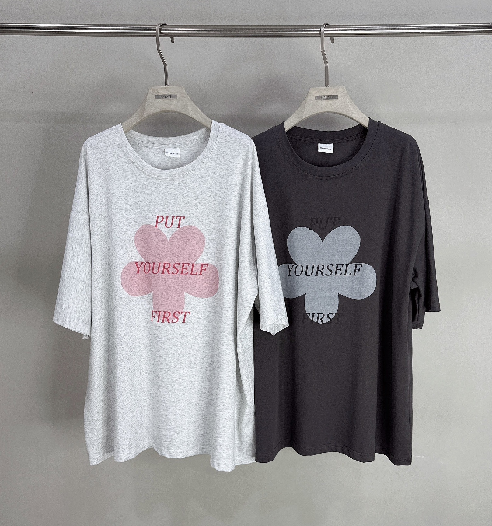 花朵配色字母寬鬆棉質衣