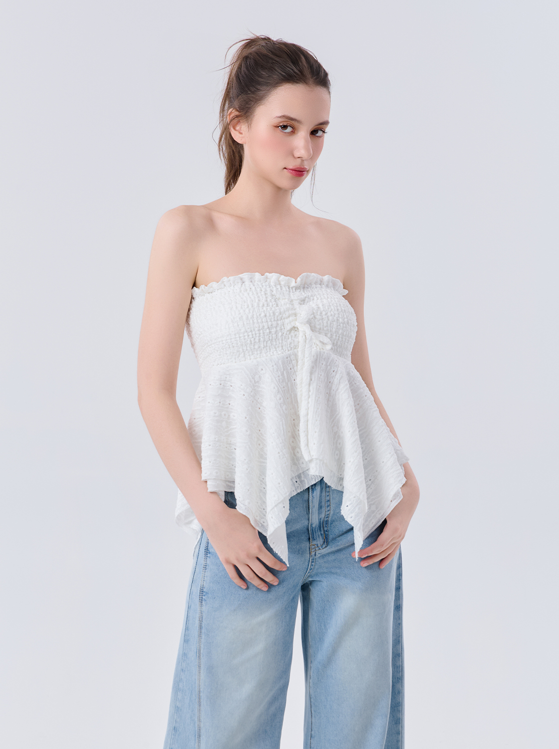 抽繩鏤花層次無袖上衣
