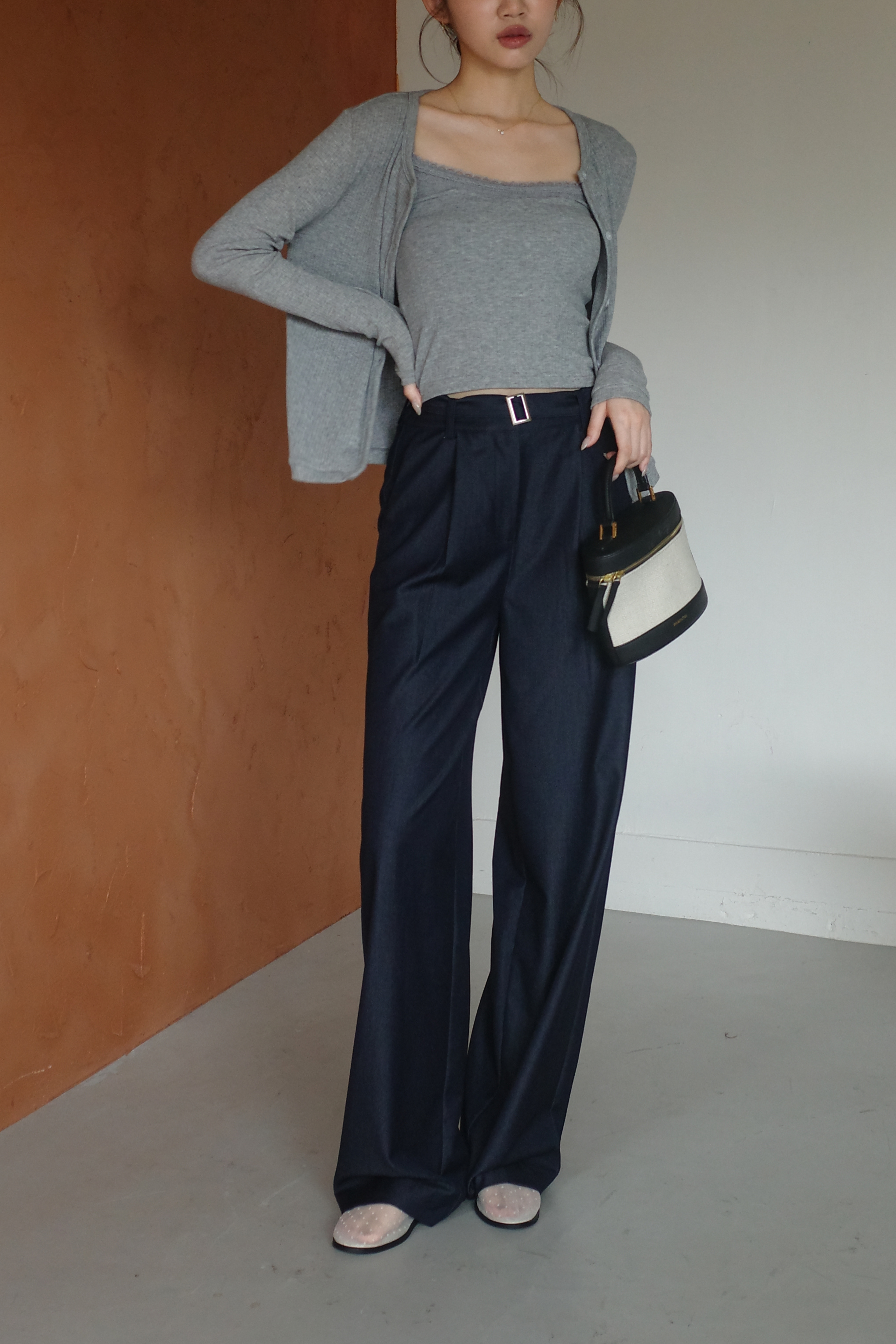 Gmade/丹寧染薄料活褶西裝直筒褲（附腰帶）-原色藍【短S.短M 5/20陸續出貨，其餘尺寸4/17陸續出貨】