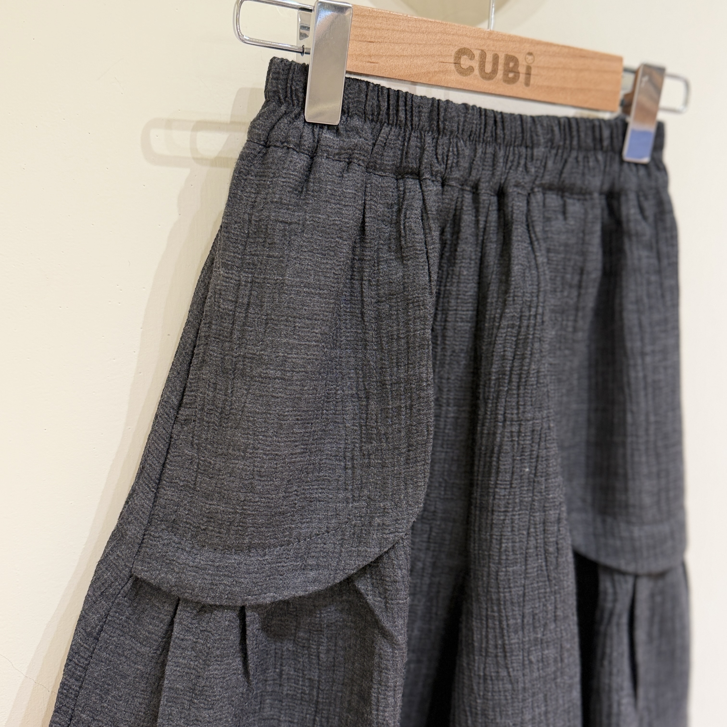 26夏 空氣感皺紋寬褲－深灰