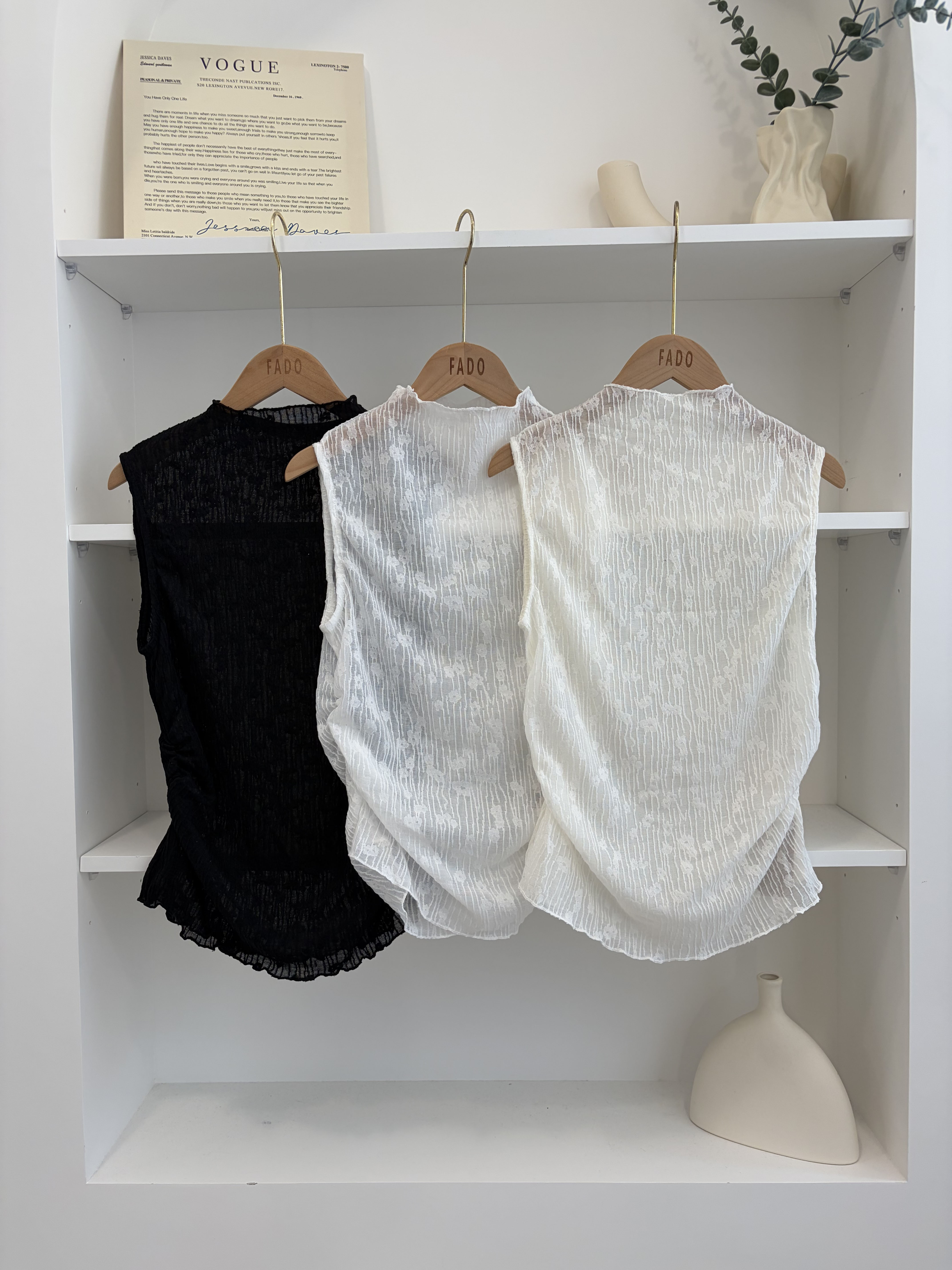 法朵Fado shop｜溫柔具象🤍織紋小花微高領背心 0315006