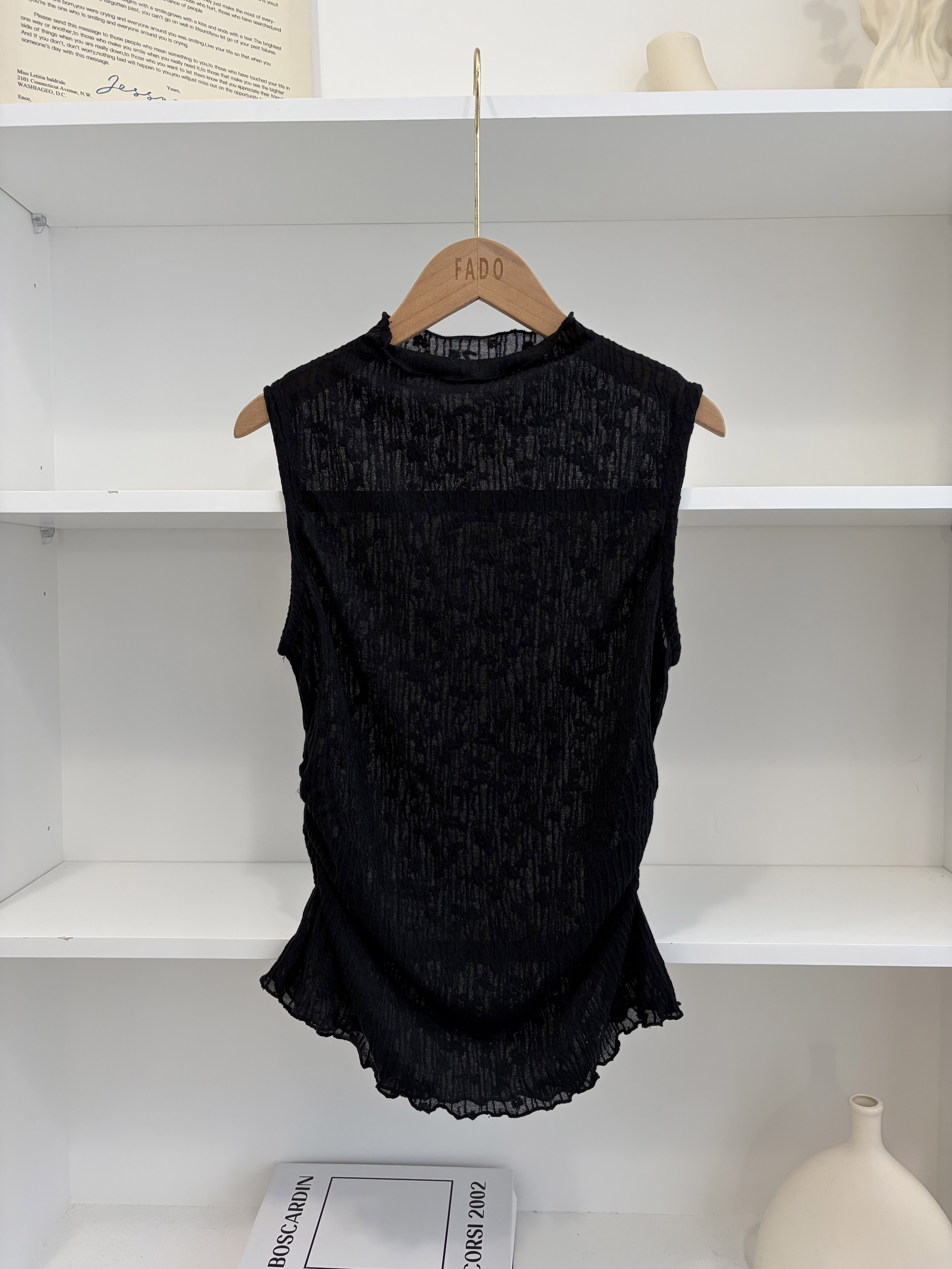 法朵Fado shop｜溫柔具象🤍織紋小花微高領背心 0315006