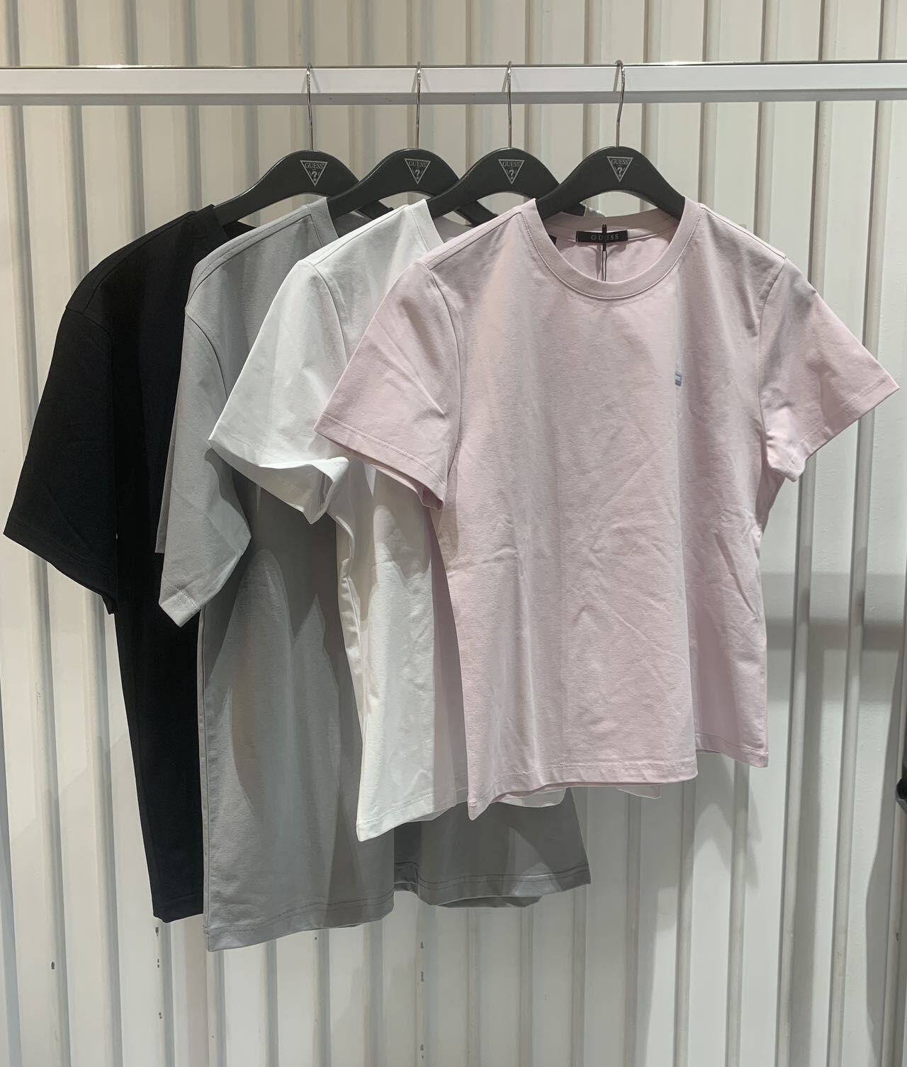 韓國代購 GUESS 04 男女同款TOP