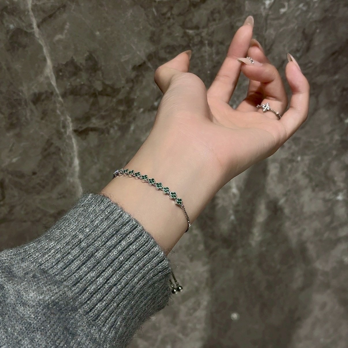 Gy”mini白金綠鑽細神仙小老花”重磅活圍抽拉手鍊/現貨1