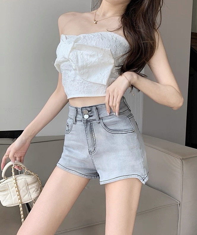 雙釦圓弧淺灰刷色牛仔短褲 063