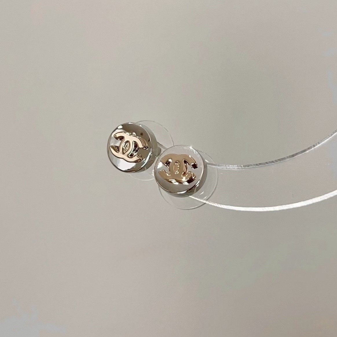 18k”香奶奶26p淡金銀迷你雙c高奢定製耳釘