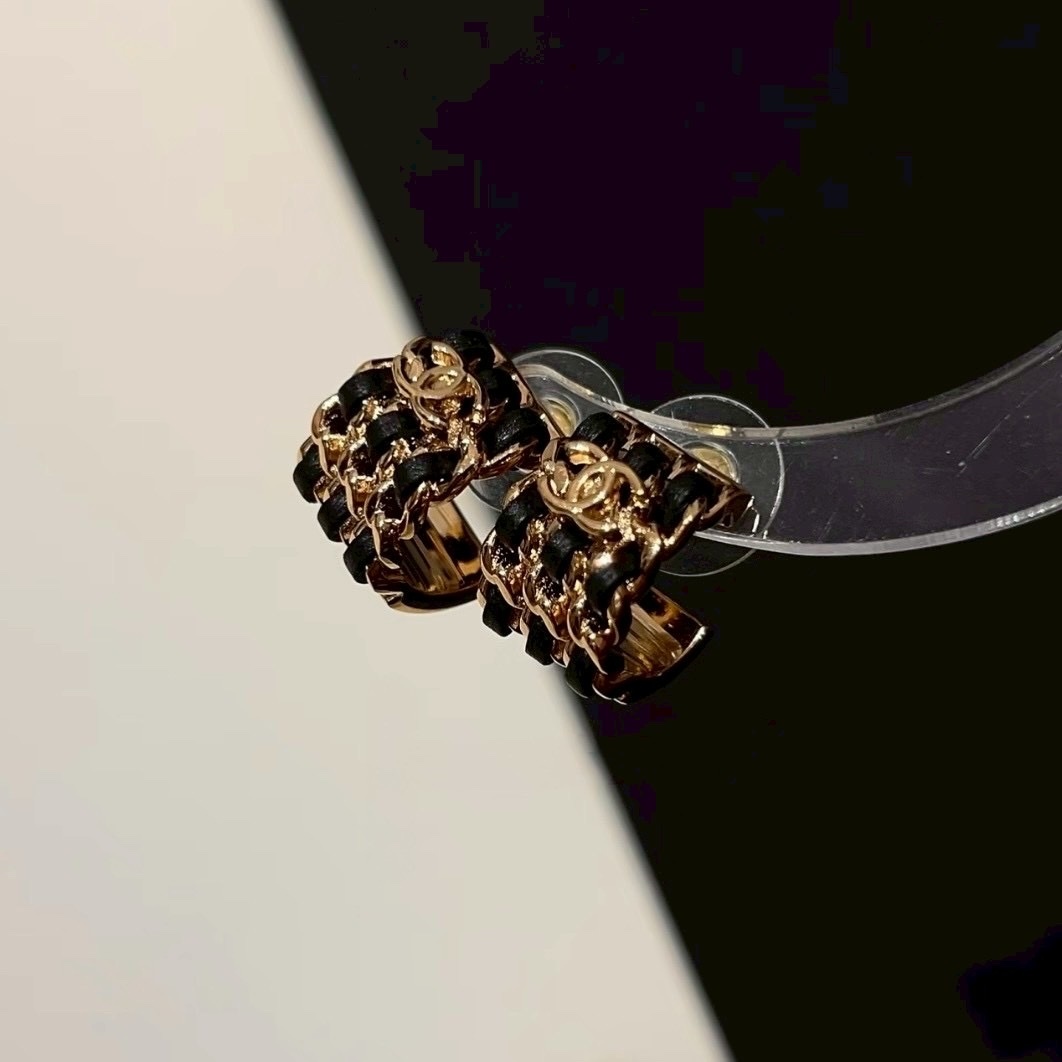 18k”香奶奶26p黑皮革穿鍊三圈雙c高奢定製耳釘