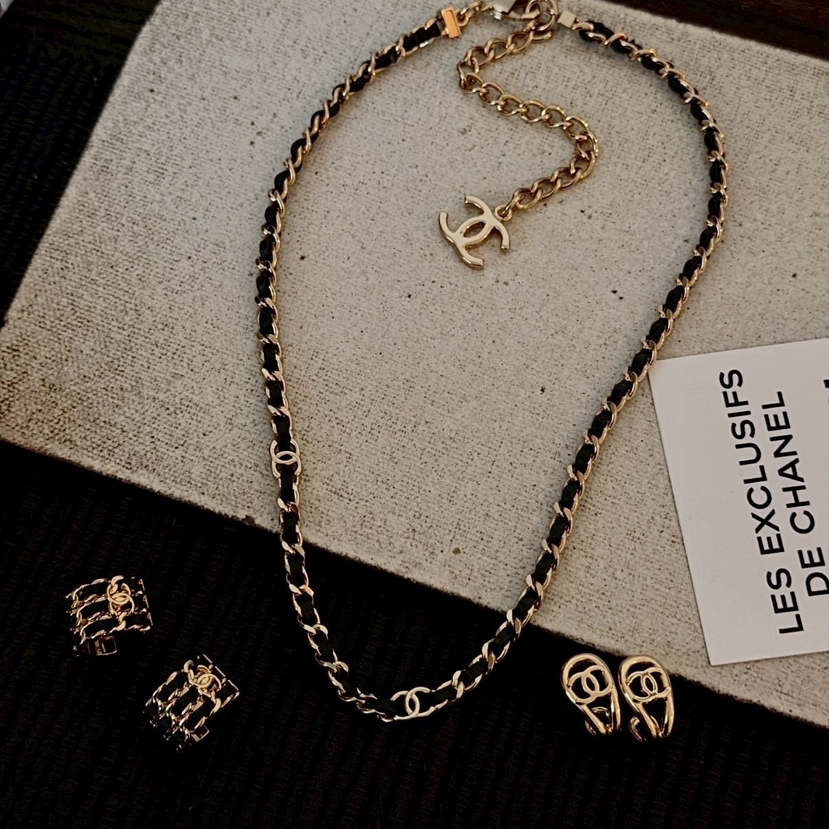 18k”香奶奶26p黑皮革穿鍊雙c項鍊/高奢定製款