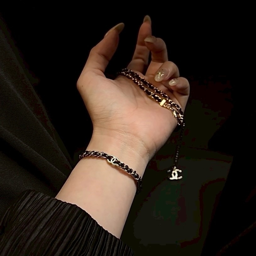 18k”香奶奶26p黑皮革穿鍊雙c手鍊/高奢定製款