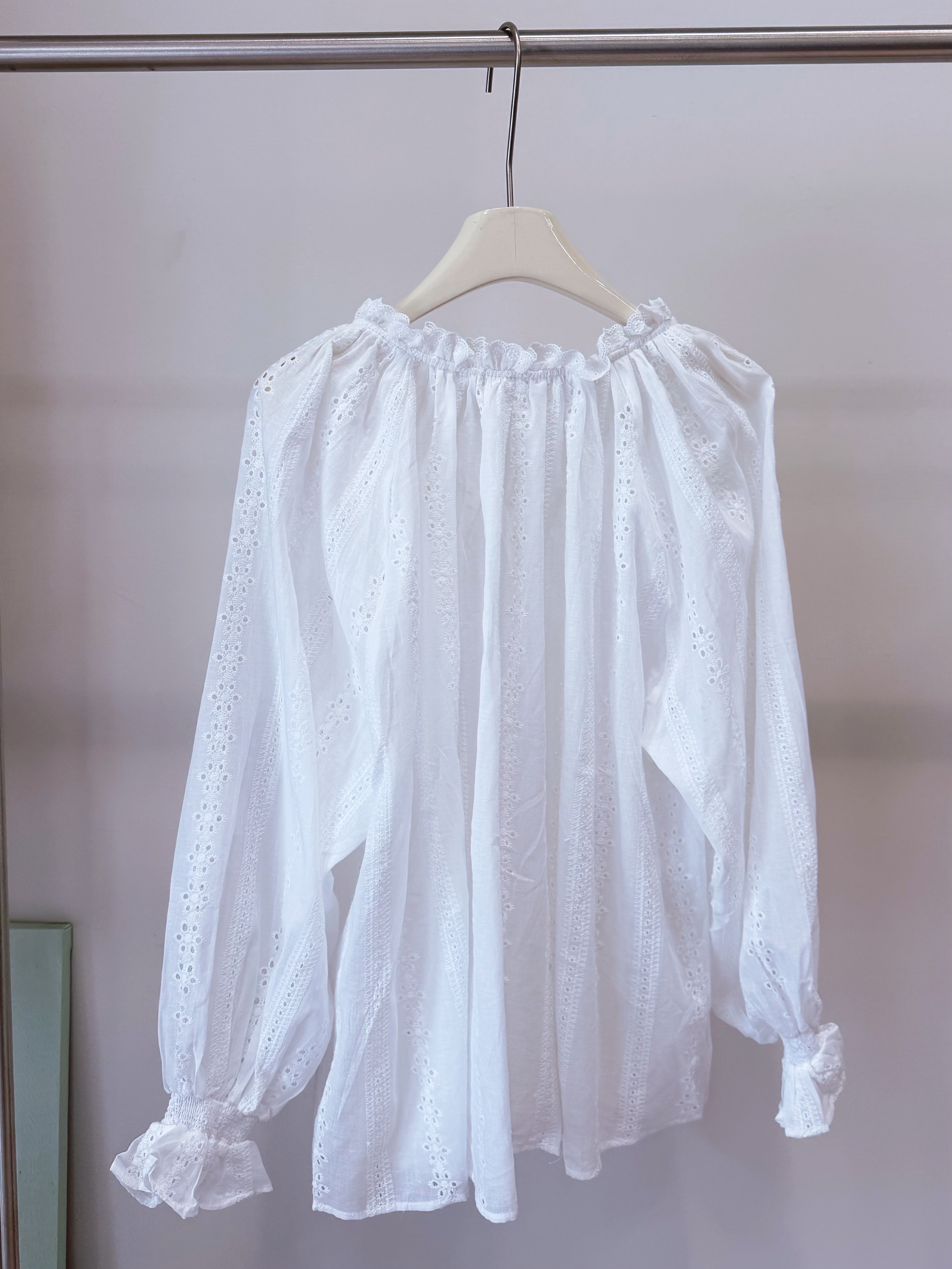 187 氣質蕾絲緹花綁帶上衣