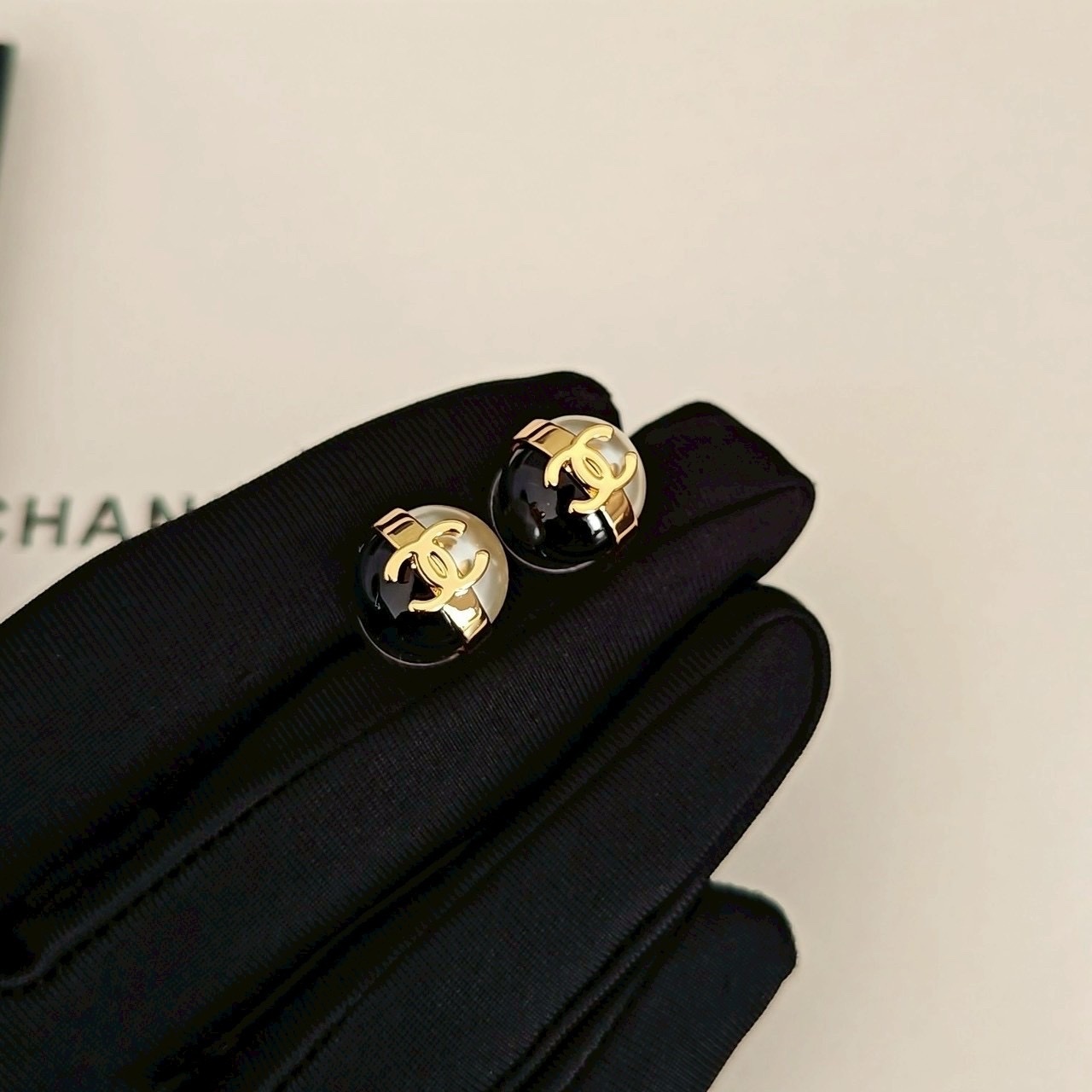 18k”香奶奶26p黑白琺瑯小金珍珠球’高奢定製耳釘/耳墜