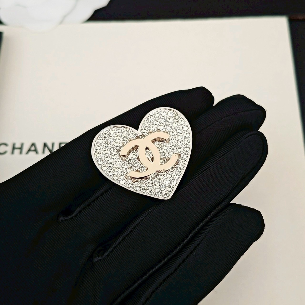 18k”香奶奶26p白金滿鑽愛心高奢定製胸針