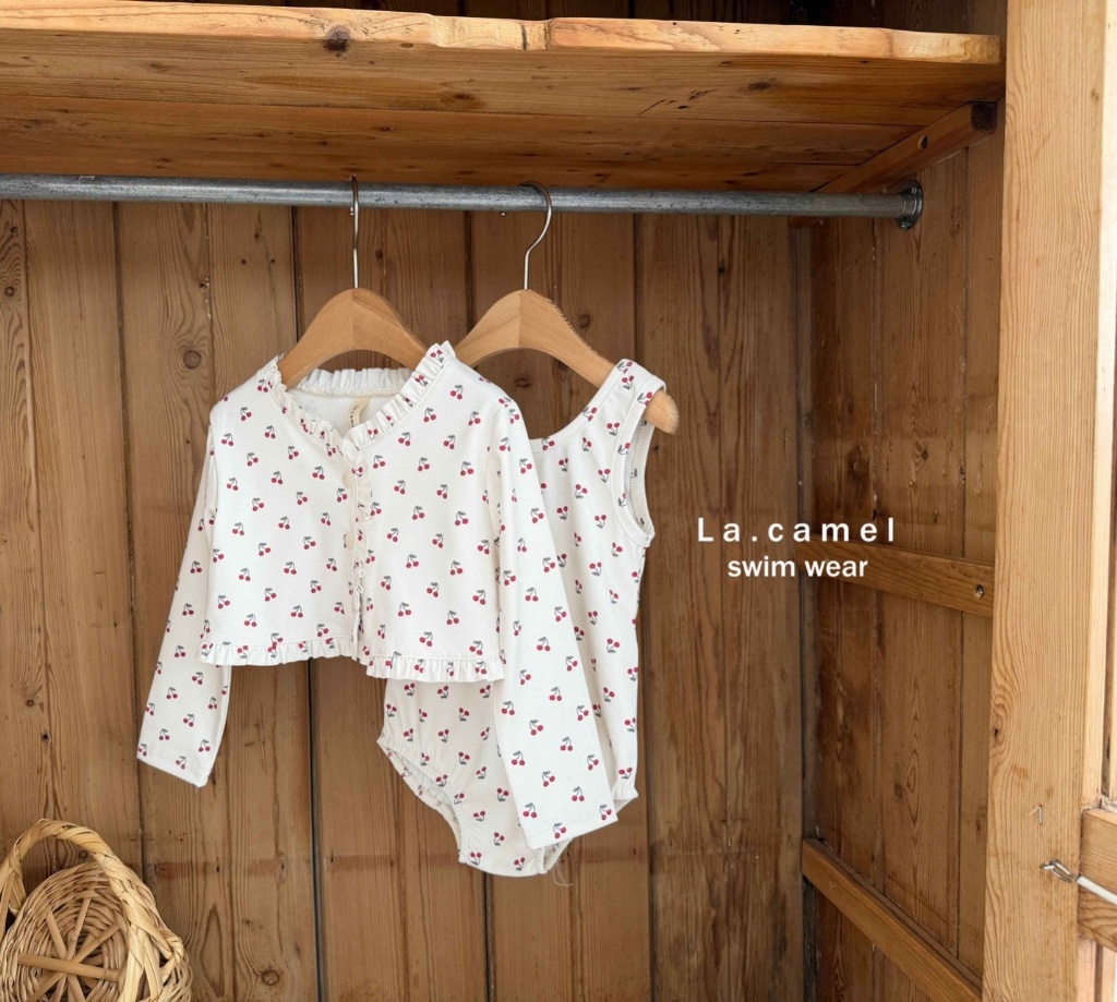 正韓夏Lacamel 兩色1+1櫻桃外套泳衣兩件組