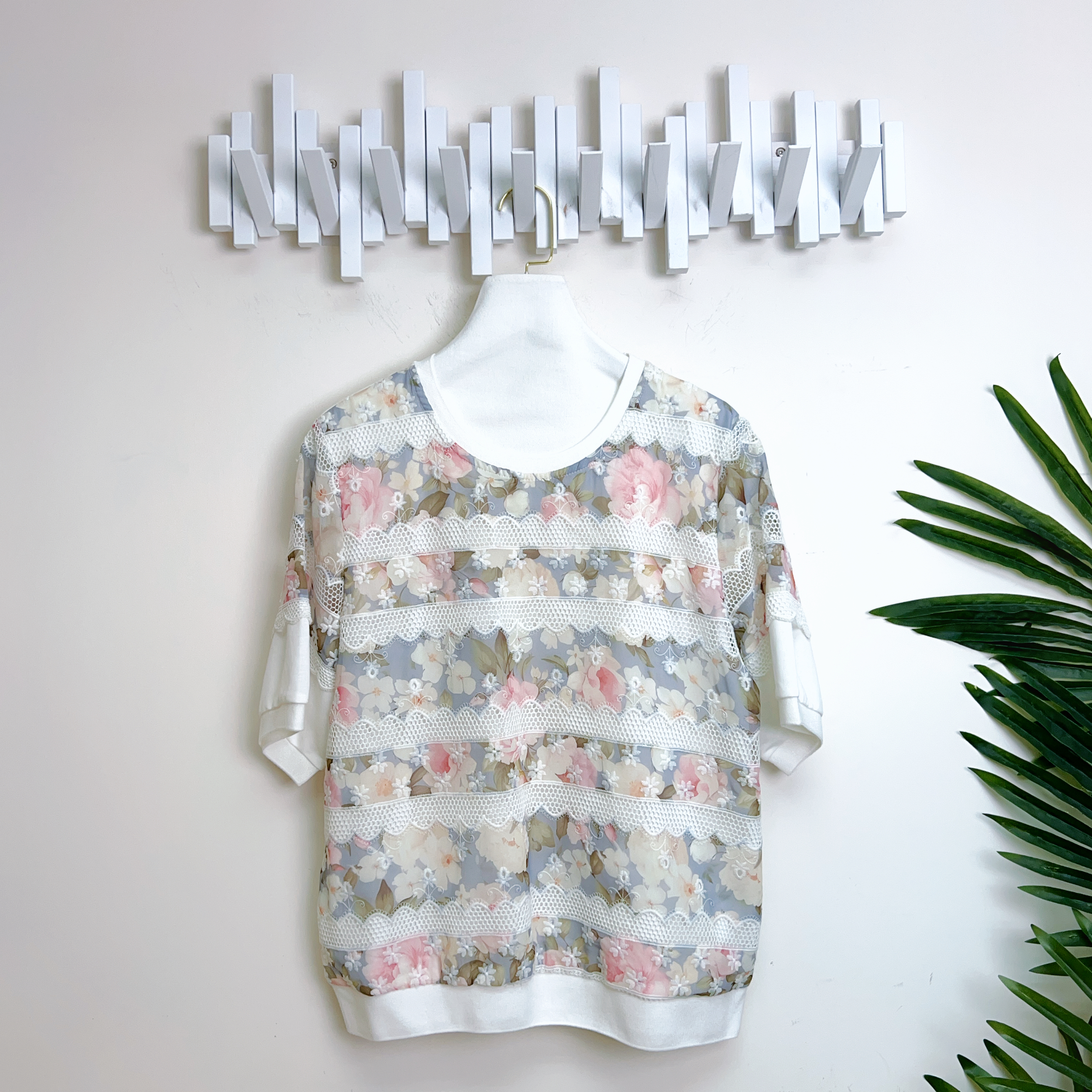 印花刺繡雪紡拼棉質上衣(胸42 腰42 長23吋) 7425 #0704clo