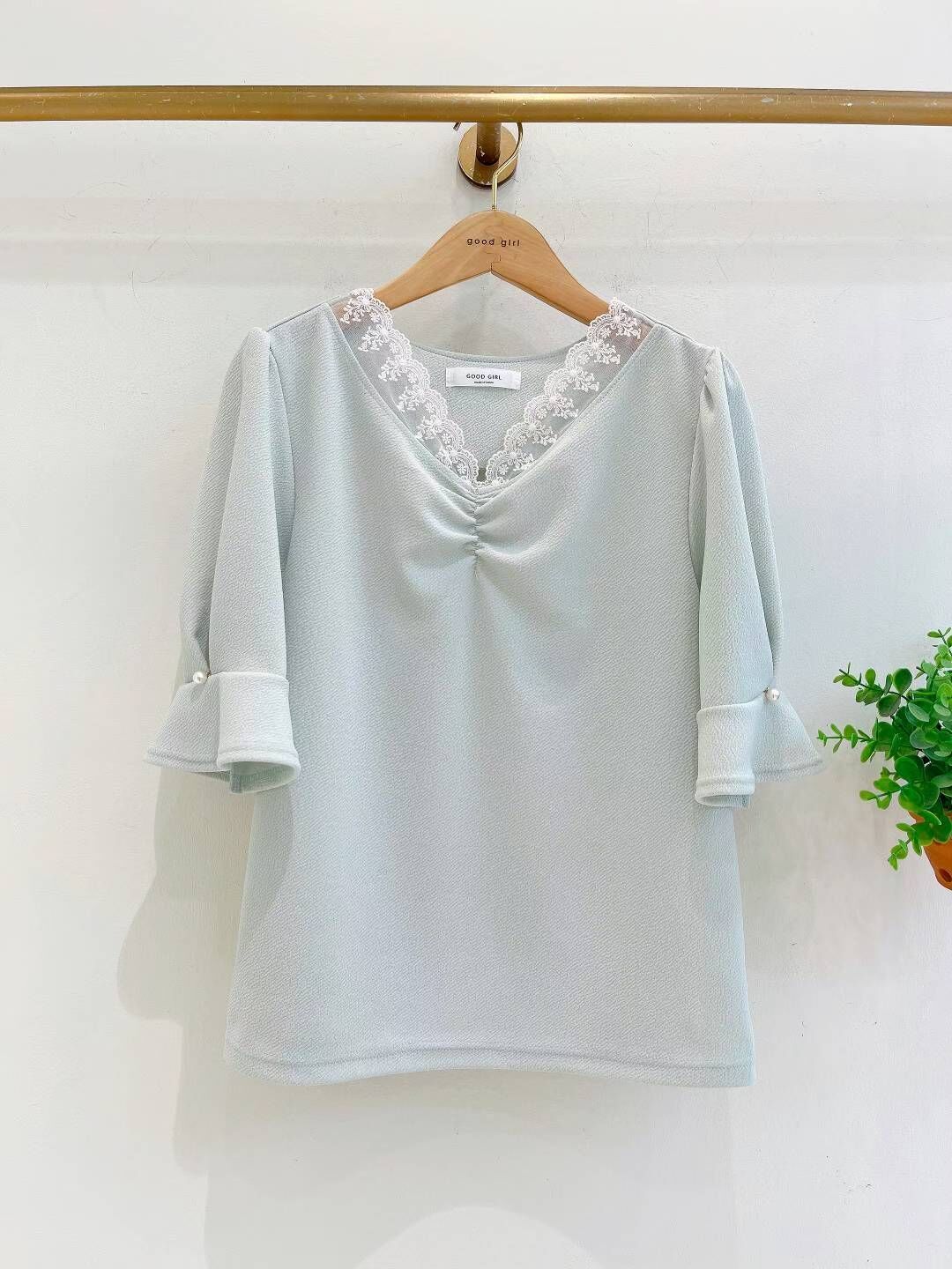 🦋抵著lace領上衣🦋