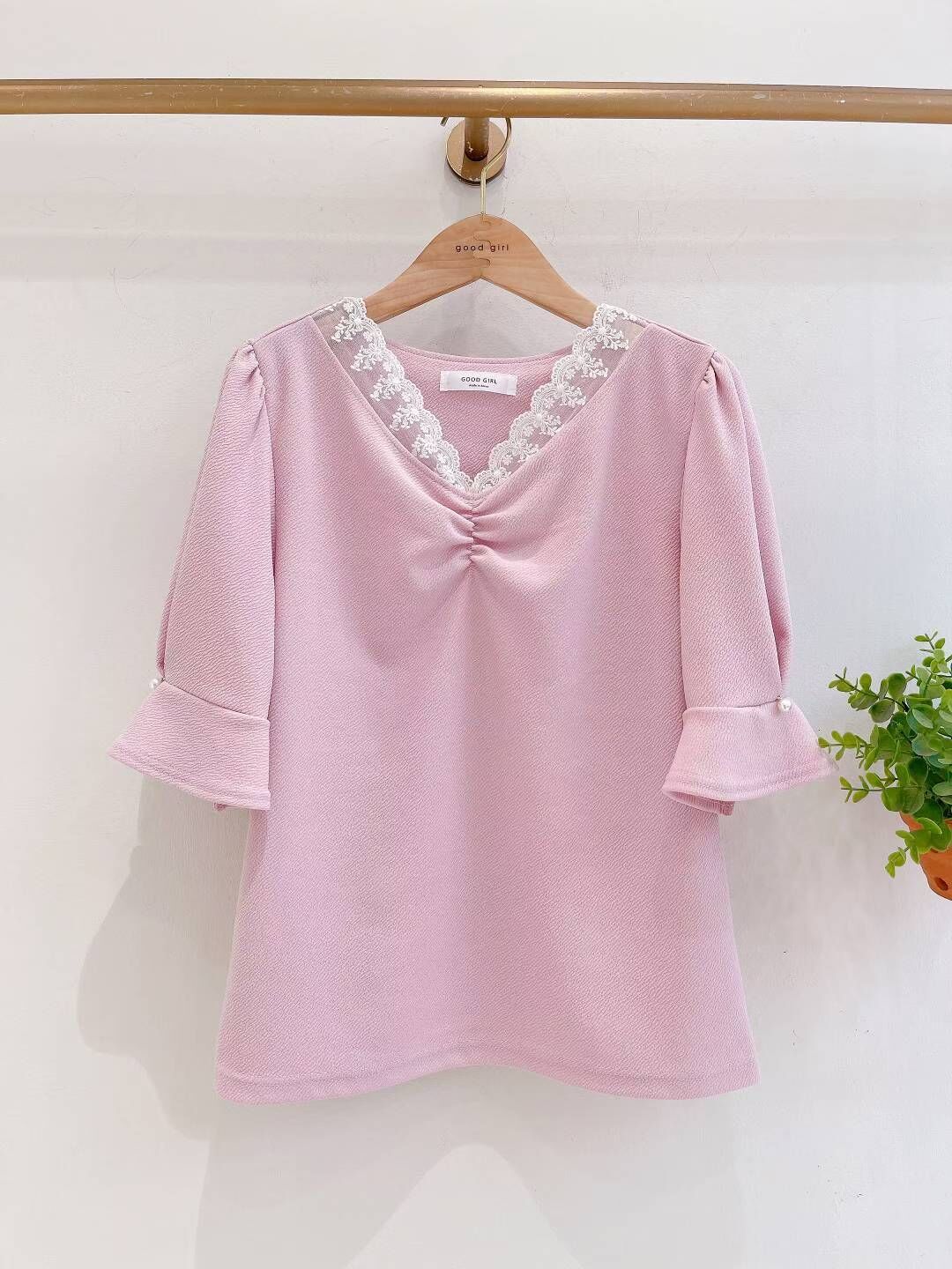 🦋抵著lace領上衣🦋