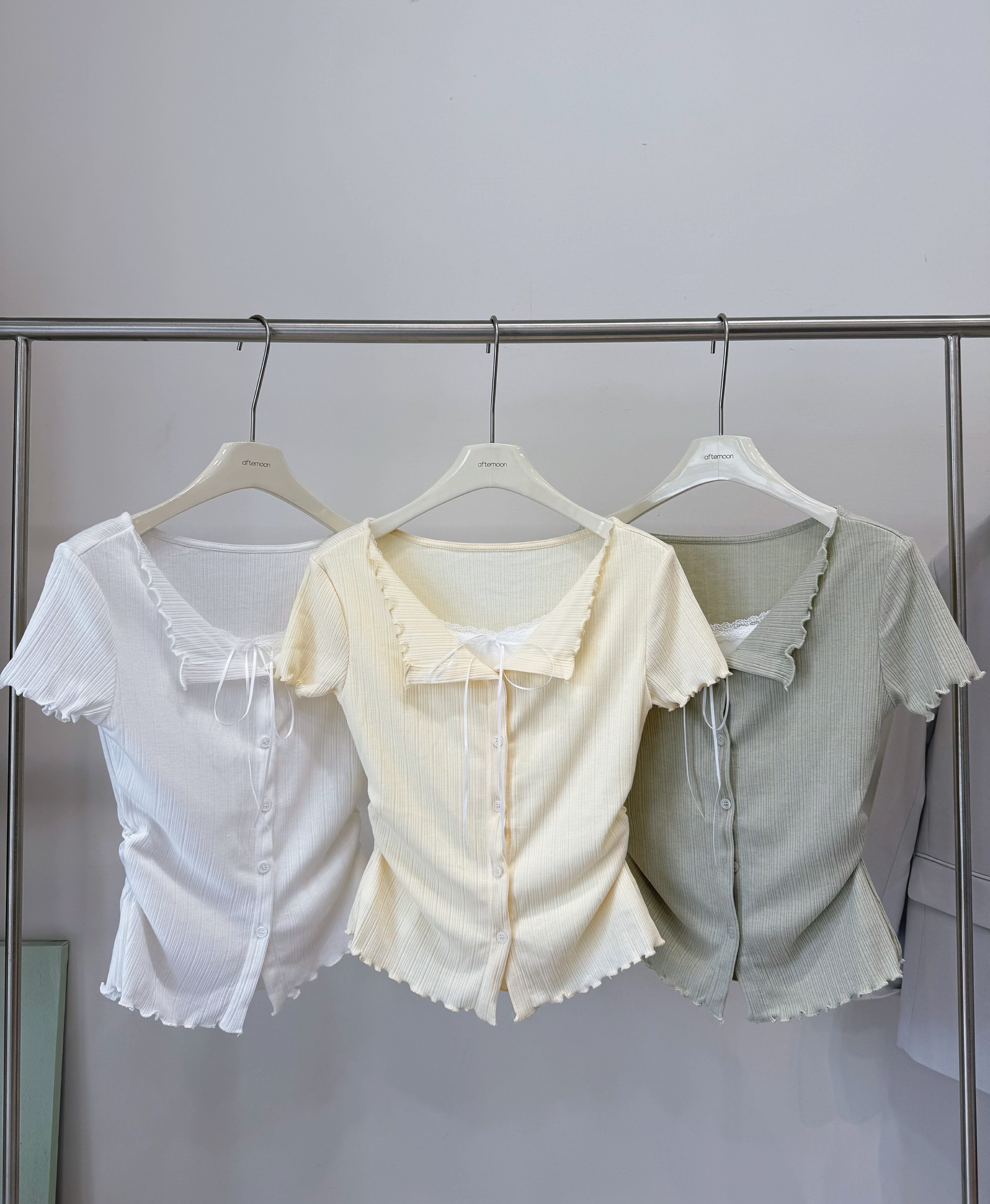 885 木耳花邊蝴蝶結假兩件上衣