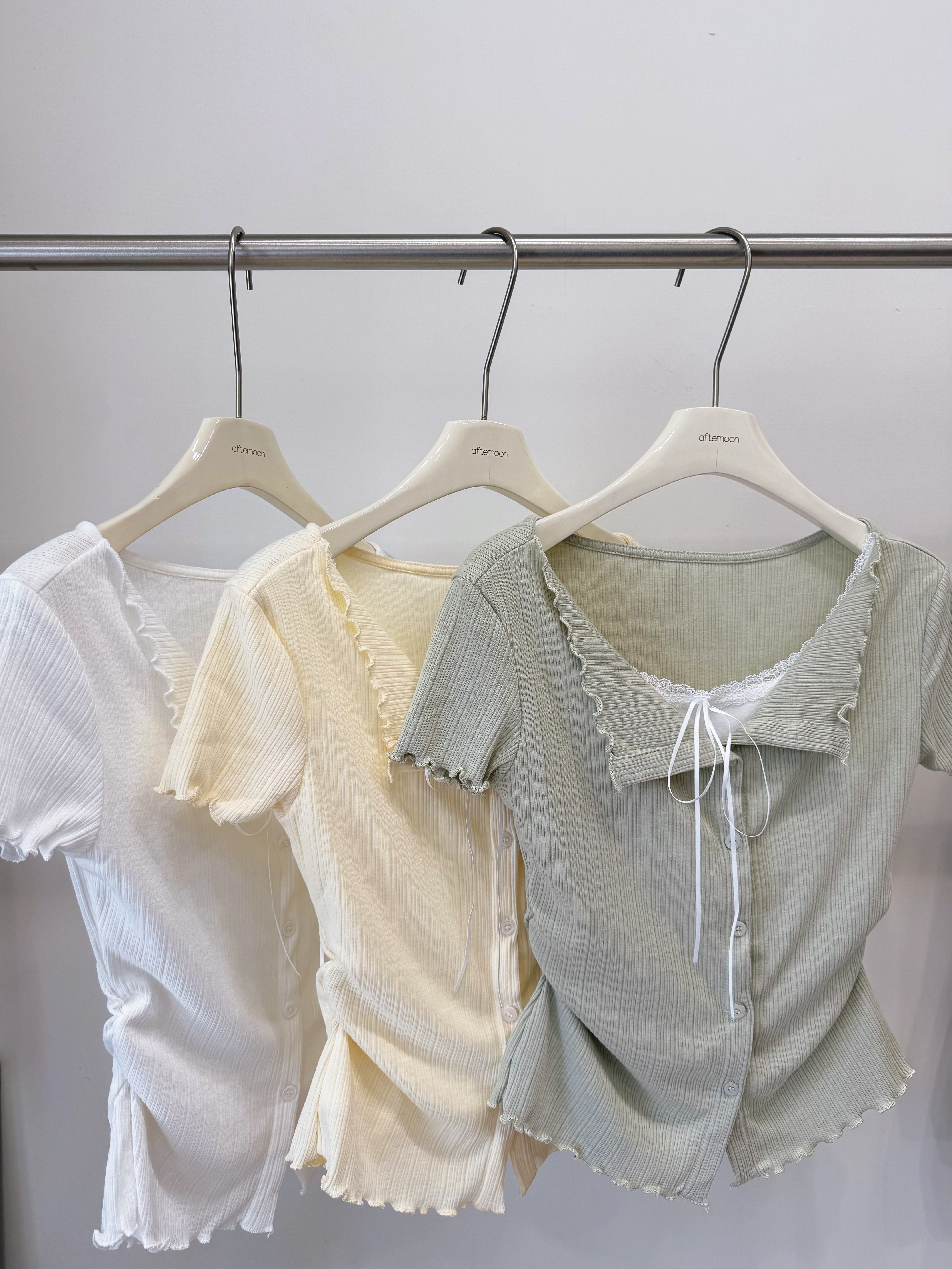 885 木耳花邊蝴蝶結假兩件上衣