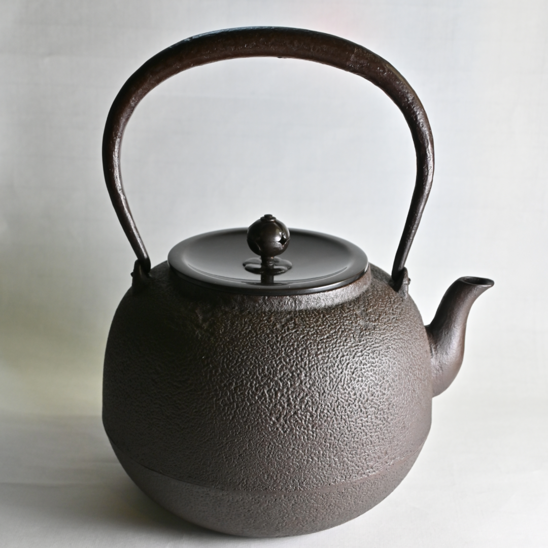 山形鑄物】佐藤清光／清光堂經典丸型鐵瓶1.3L｜山形縣清光堂附原裝共箱