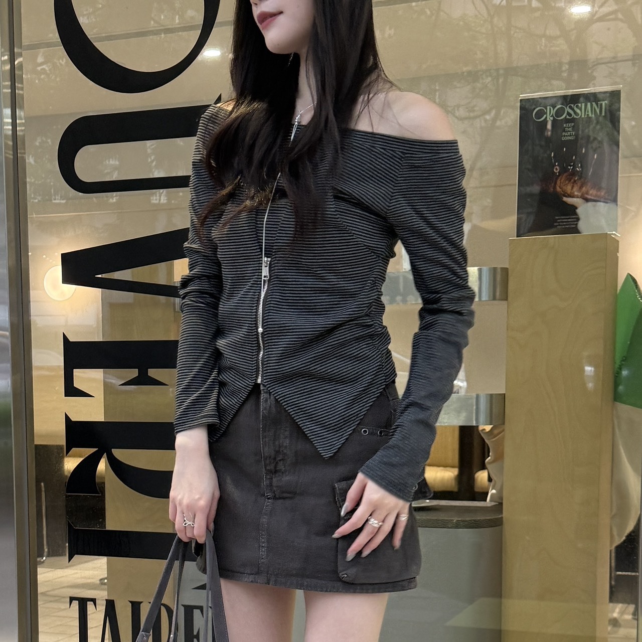 9630條紋拉鍊掛脖一字領上衣（Ｒ）