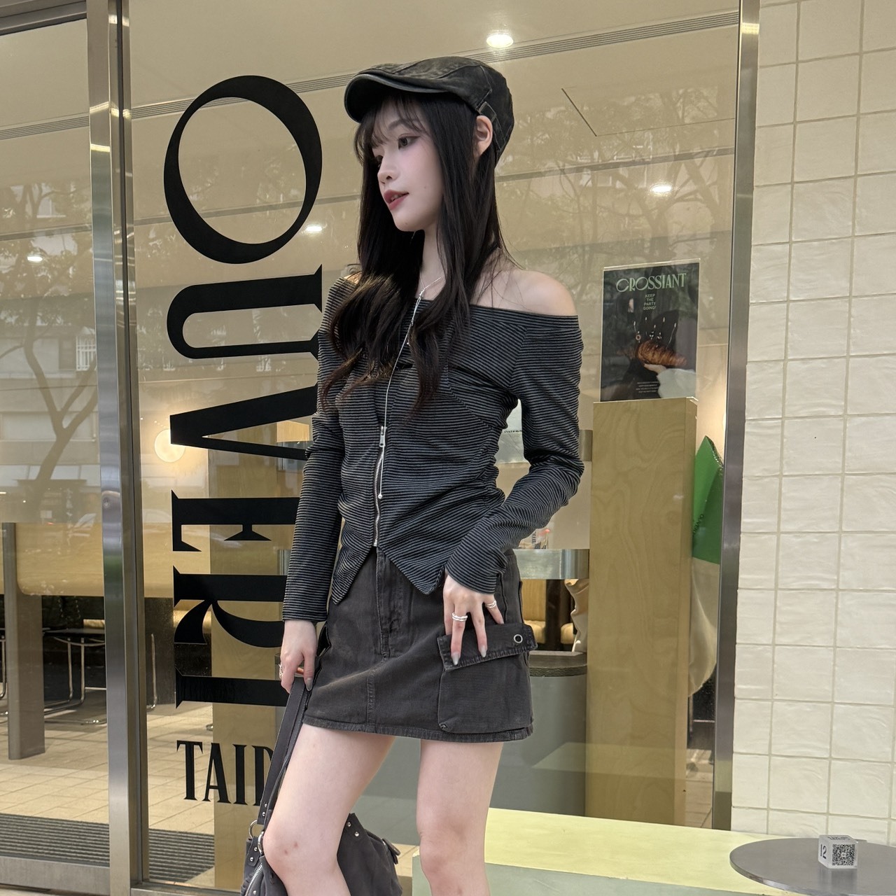 9630條紋拉鍊掛脖一字領上衣（Ｒ）