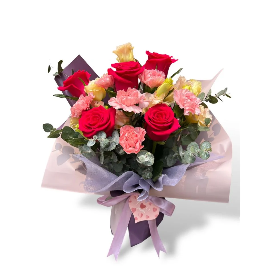 W - 康乃馨配玫瑰花束_CA45002