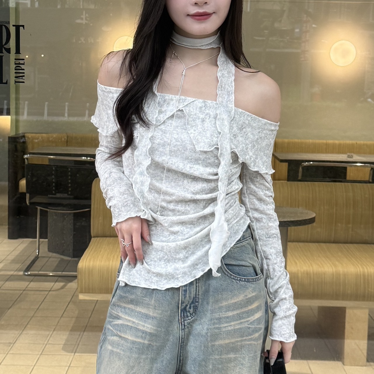 1091渲染翻領一字領綁帶上衣(R)