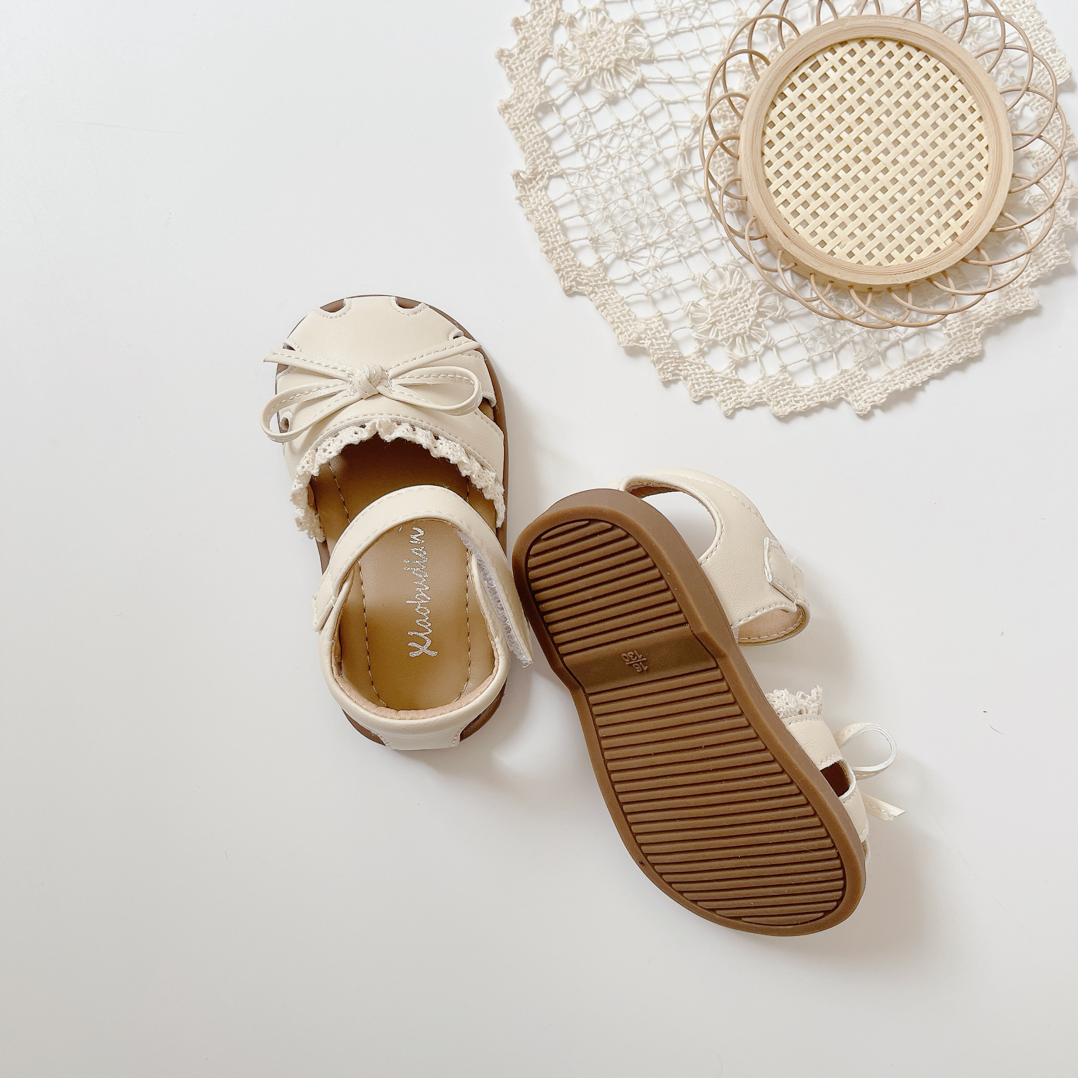 蝴蝶結蕾絲涼鞋