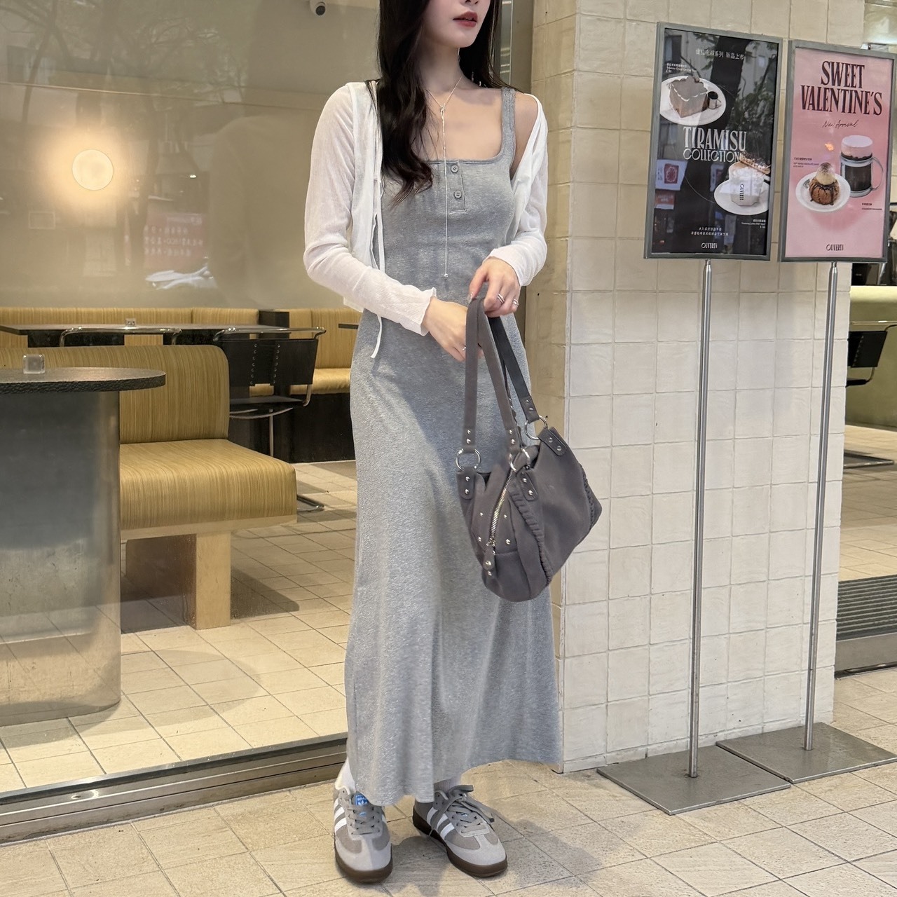 801082 附胸墊鈕扣吊帶長洋（Ｒ）