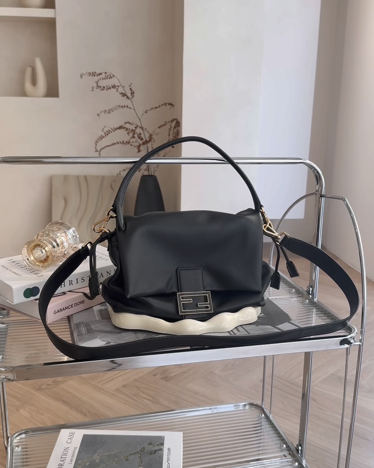 FENDI｜MAMMA BAGUETTE 中號法棍包 黑色