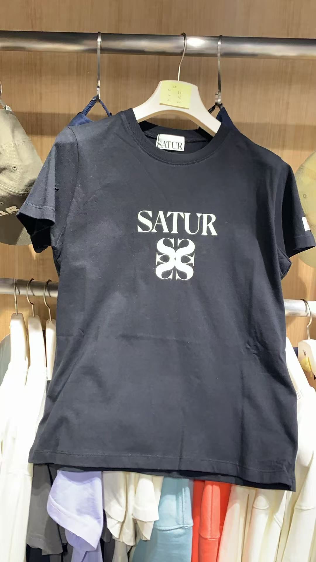 【直播】SATUR LX0402503 女裝短袖上衣