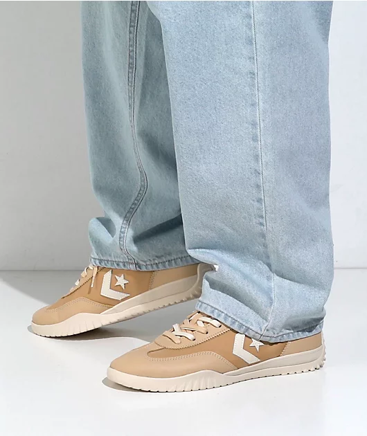 【預購】H040265 Converse 男女同款運動鞋（奶茶色）