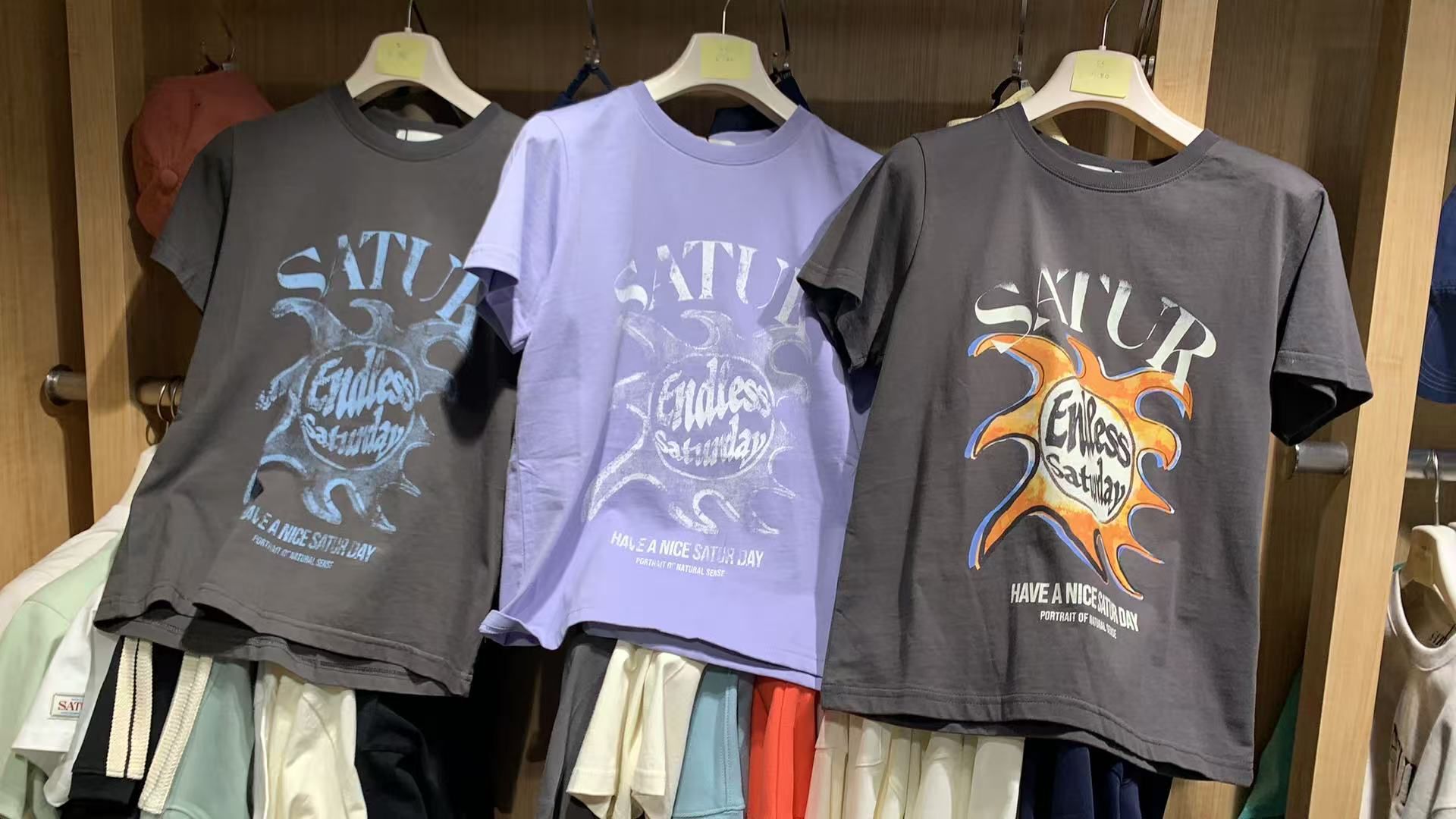 【直播】SATUR LX0402505 女裝短袖上衣