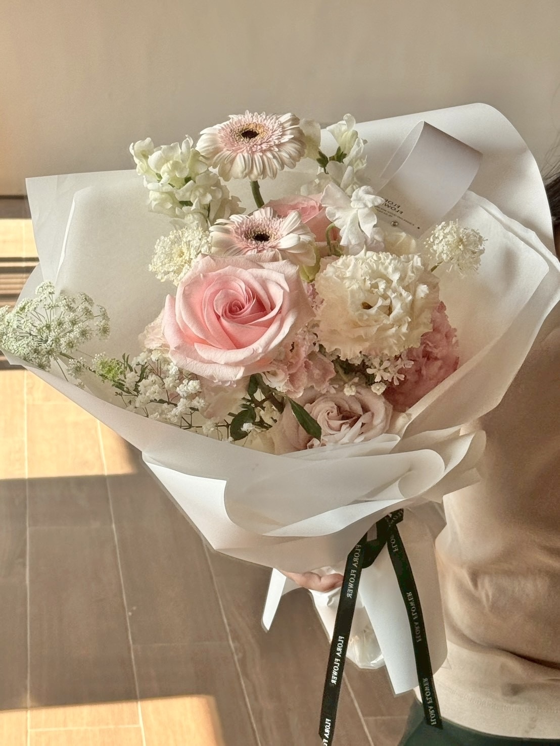 鮮花花束 - 香草粉櫻