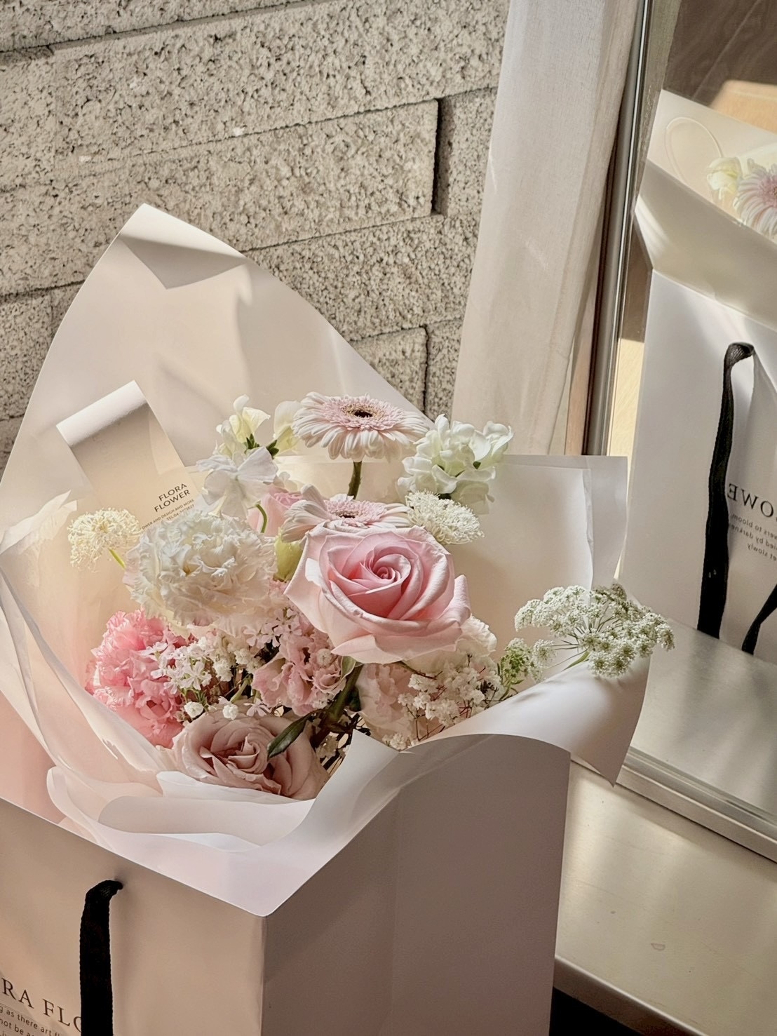 鮮花花束 - 香草粉櫻
