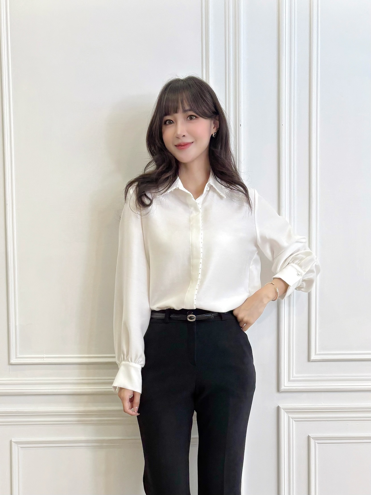 優雅滾邊珍珠襯衫