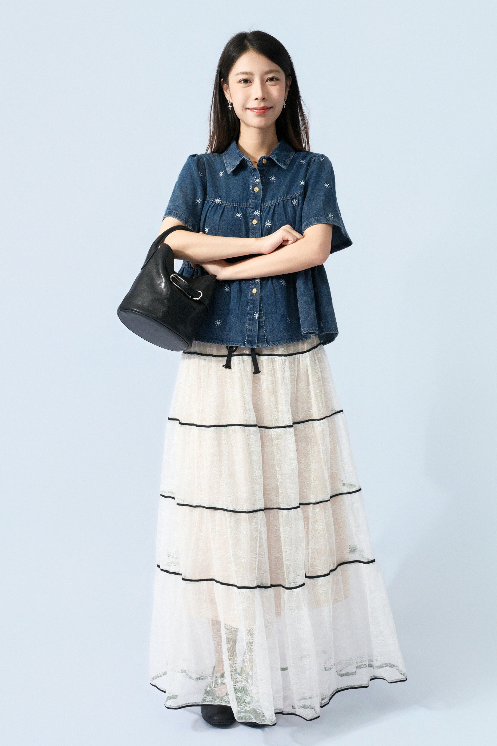 裝飾長皮帶扣水桶包（預購產品）