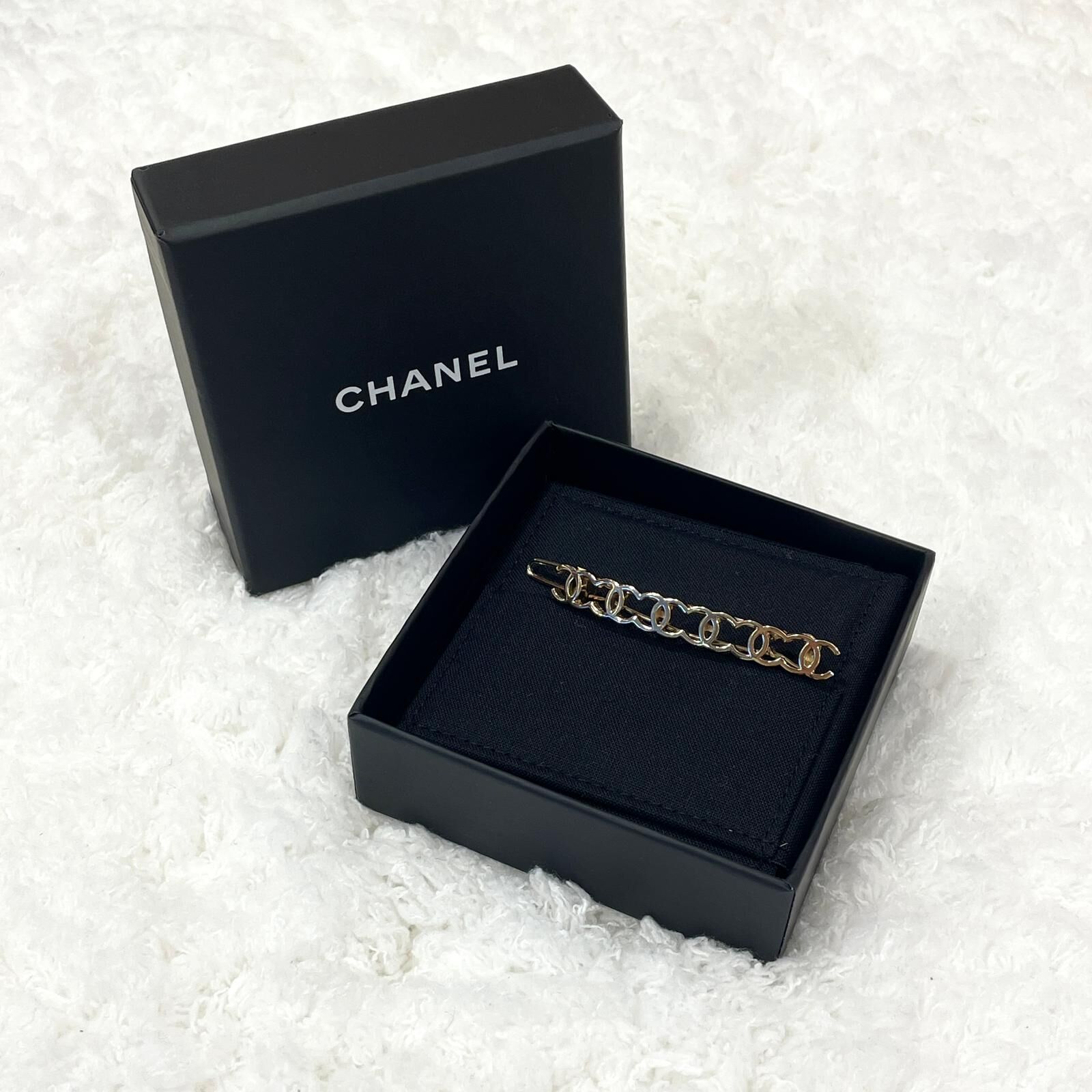 全新CHANEL HAIR CLIP AB6429 7x1cm 淡金屬 6連環CC LOGO #香奈兒髮夾 #BRAND NEW #香榭站正品